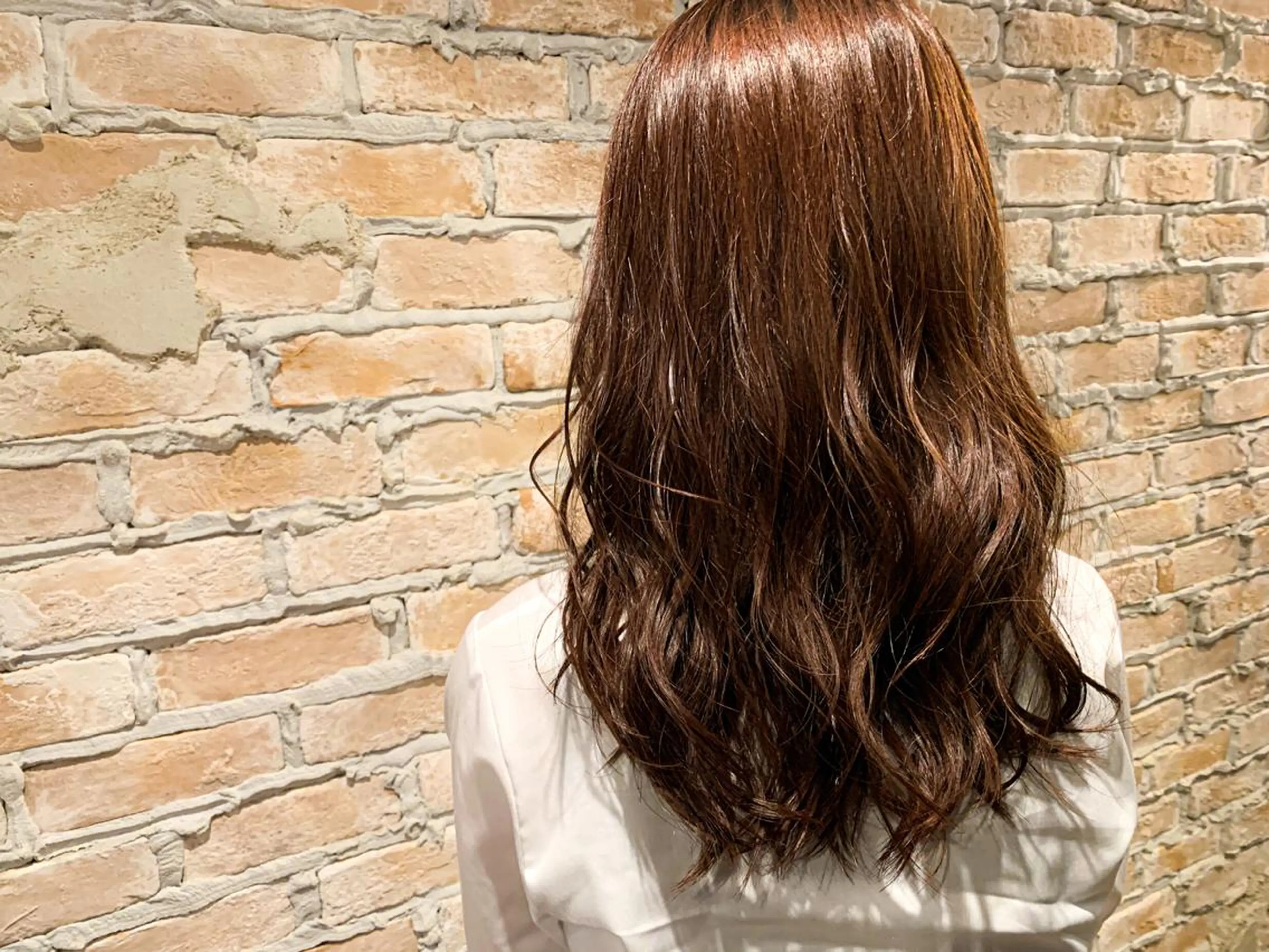 ミディアム 伊藤 康乃のヘアスタイル