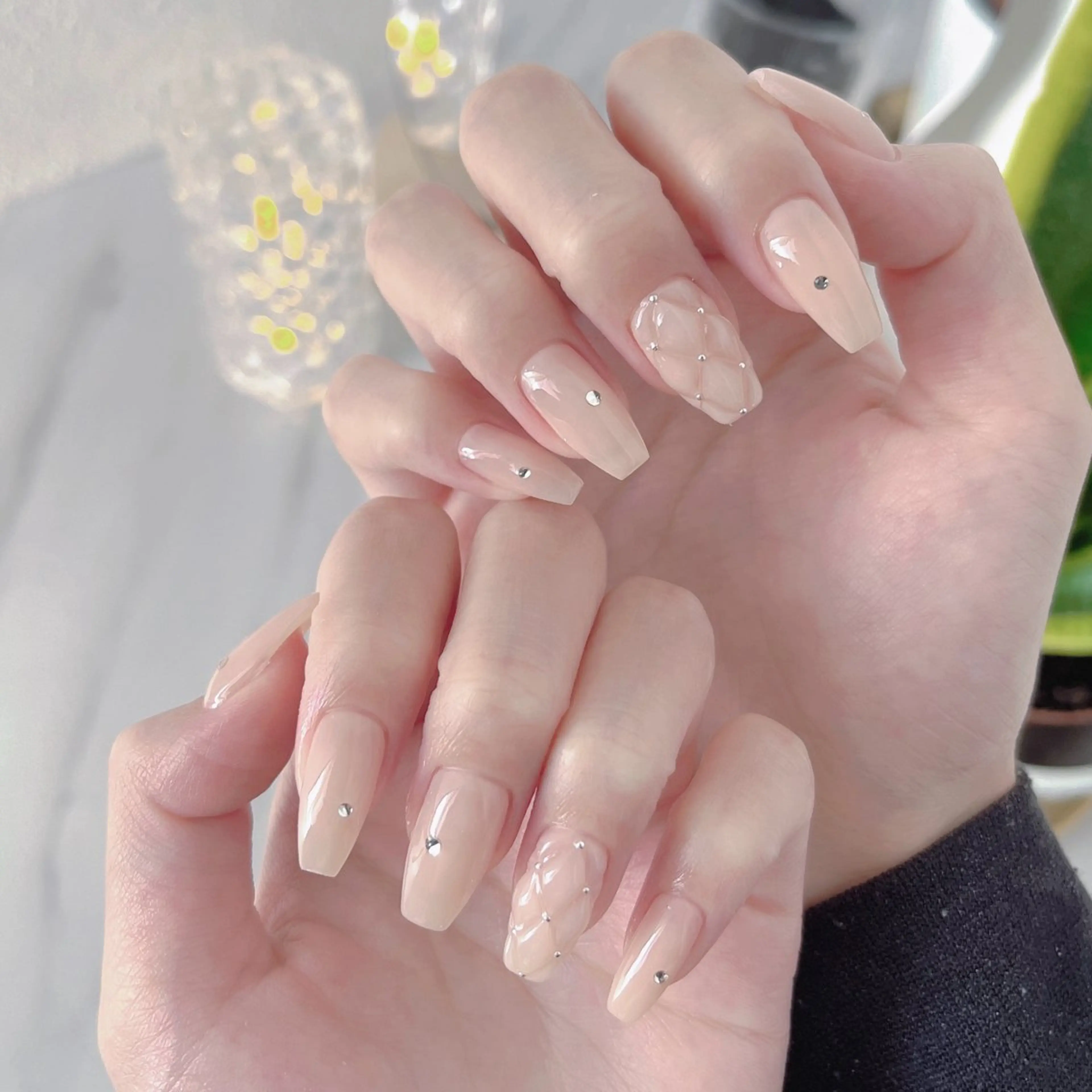 ネイル フットネイル フレンチネイル ジェルネイル ラメ(グリッター) ラメグラデーション ハンドネイル NEO Beauty Salon所属・𝐍𝐄𝐎 𝐉𝐔𝐑𝐈のネイルデザイン