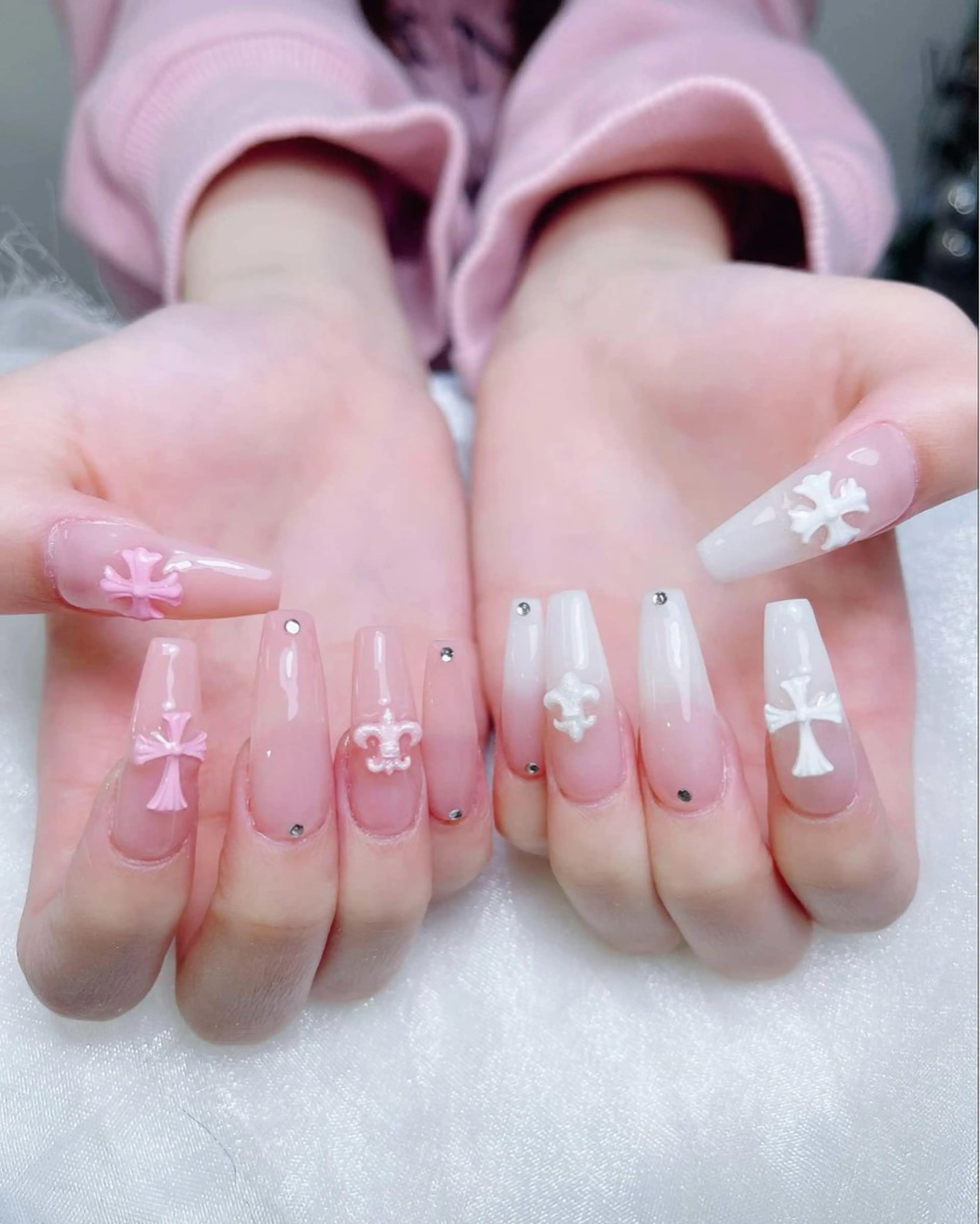 ネイル オーロラネイル クリアネイル フラッシュネイル ジェルネイル グラデーション Amee Nailsalonのネイルデザイン