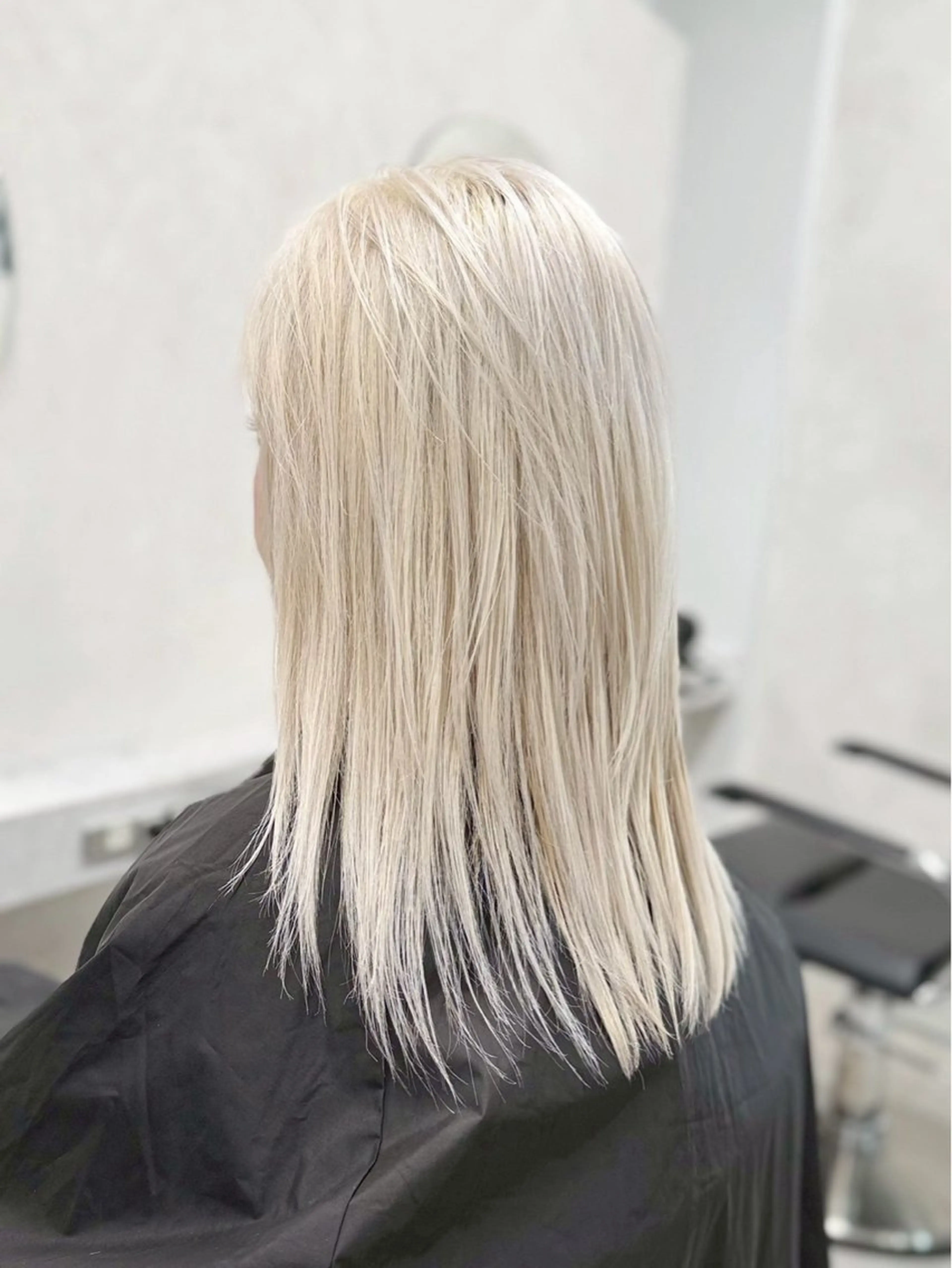 『綺麗なホワイトカラーに🤍』ダブルブリーチカラー＋1STEPトリートメント✨の写真