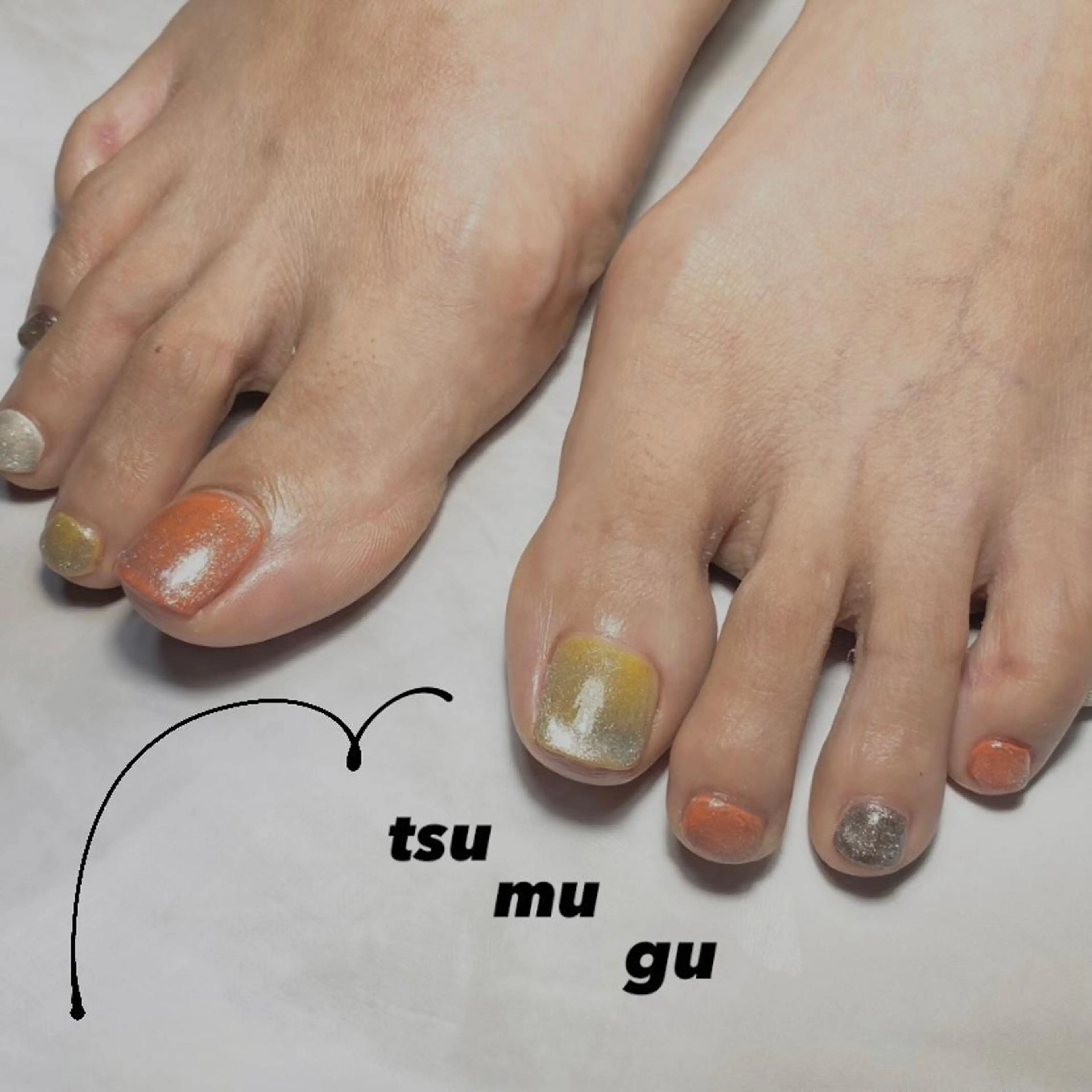 ネイル フットネイル キラキラネイル マグネットネイル ミラーネイル オフィスネイル フットネイル つむぐ サロンのネイルデザイン