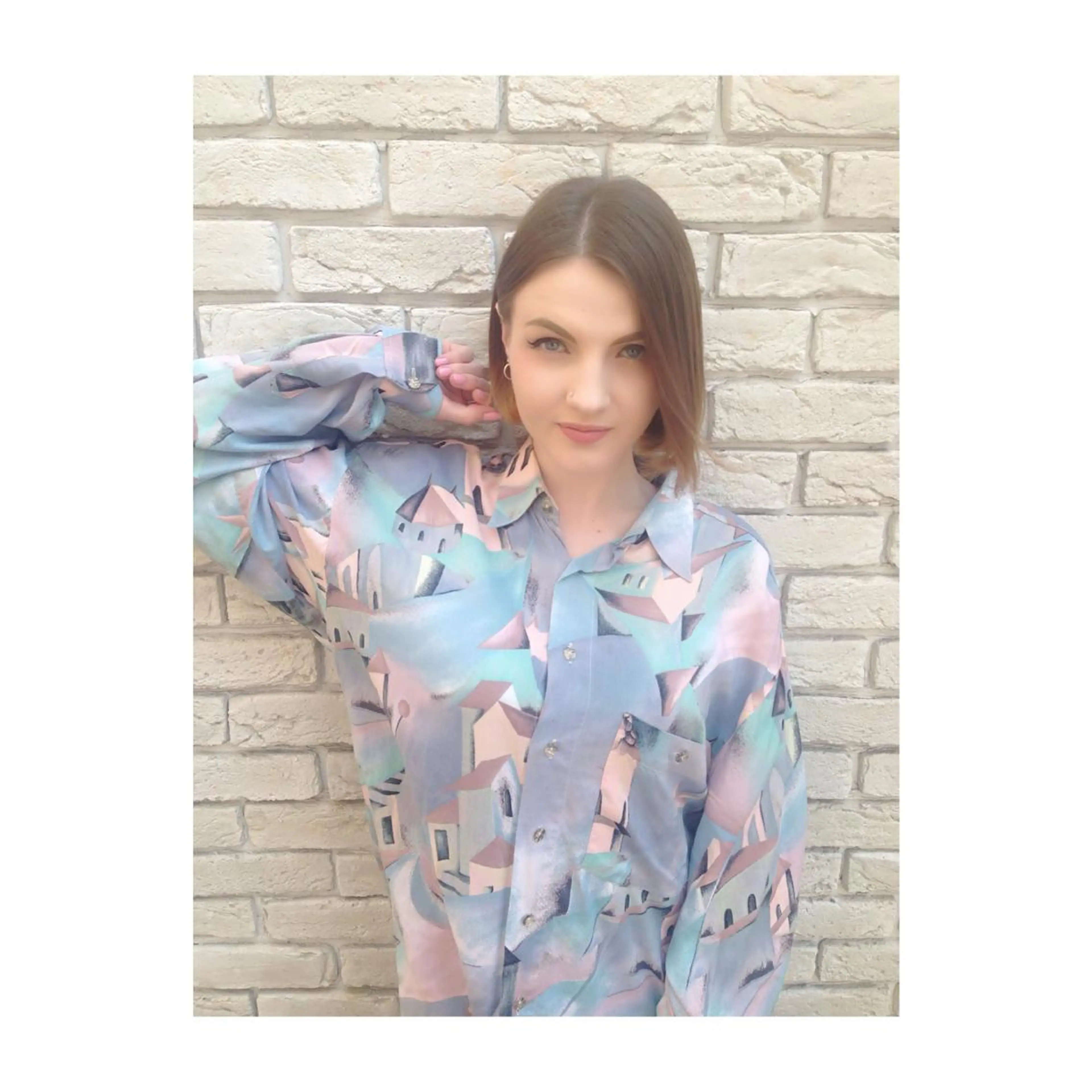 ショート ミディアム カラー アオガミ （前髪顔周りカット）のヘアスタイル