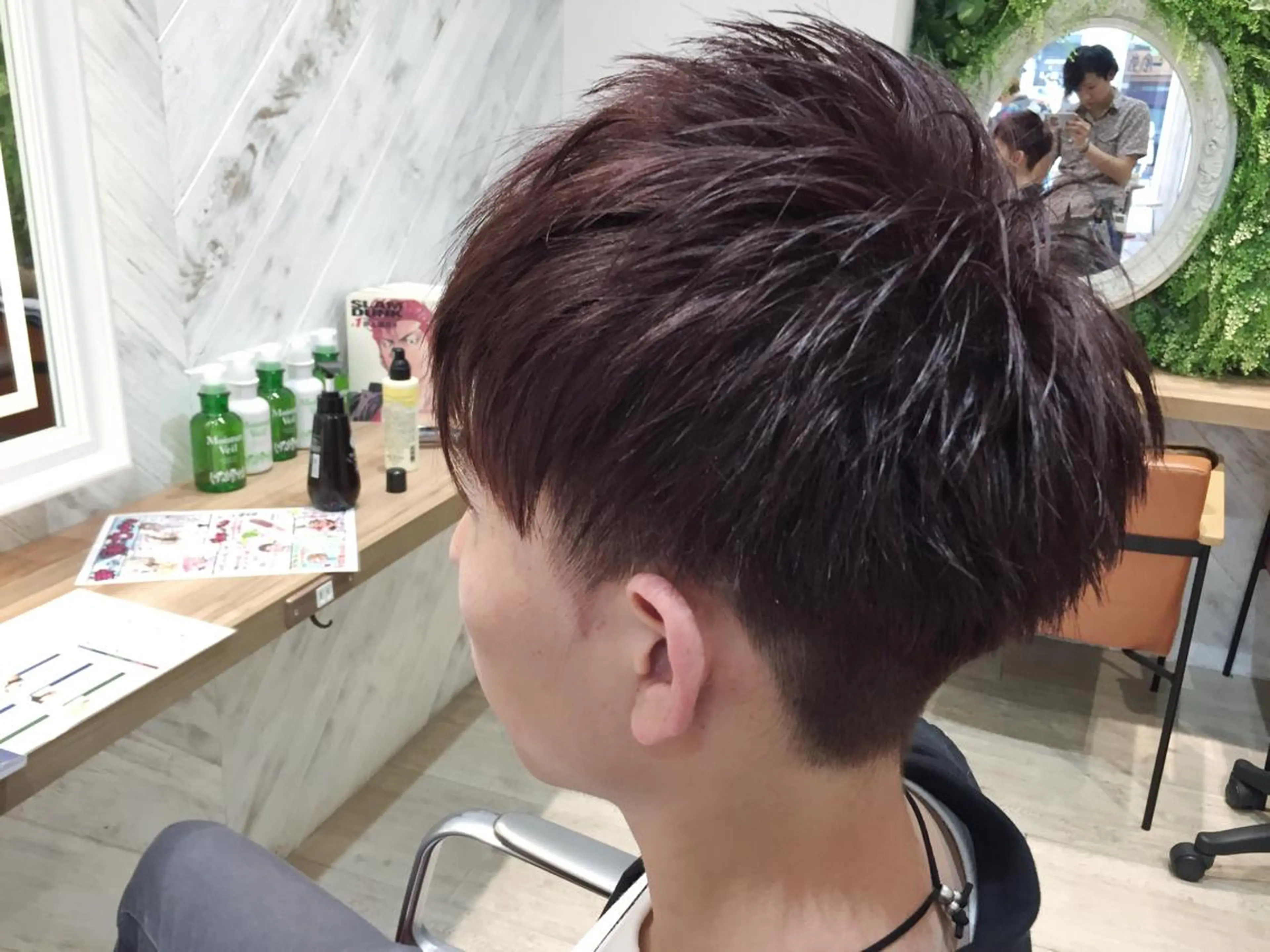 ショート カラー メンズ メンズブリーチ アッシュ ブリーチ ブリーチなしカラー ピンクカラー 吉岡 三四朗のヘアスタイル