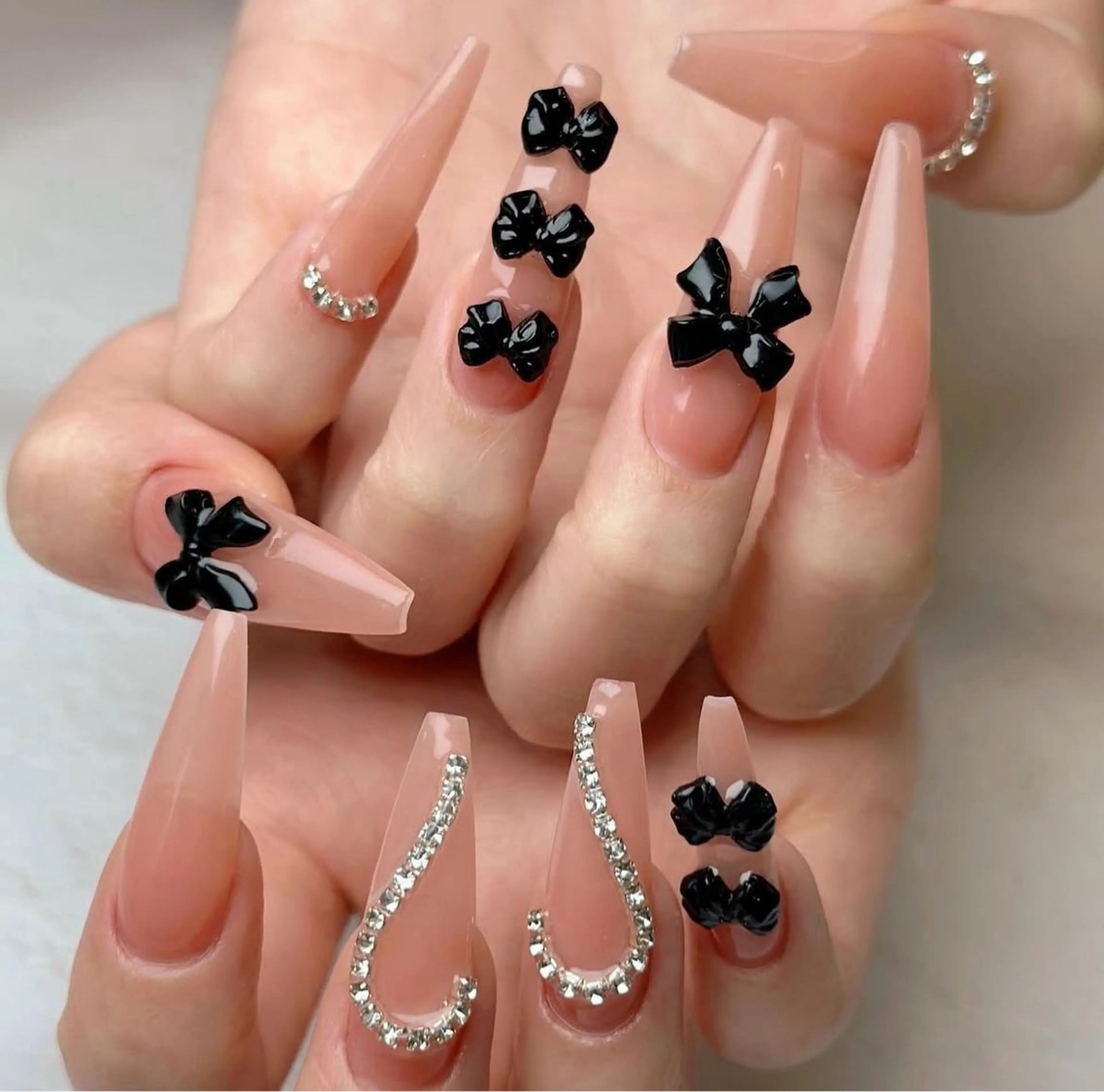 ネイル アートネイル 長さ出し ガーリー 韓国ネイル 持ち込み ハンドネイル Rin Nail所属・Emi Nailのネイルデザイン