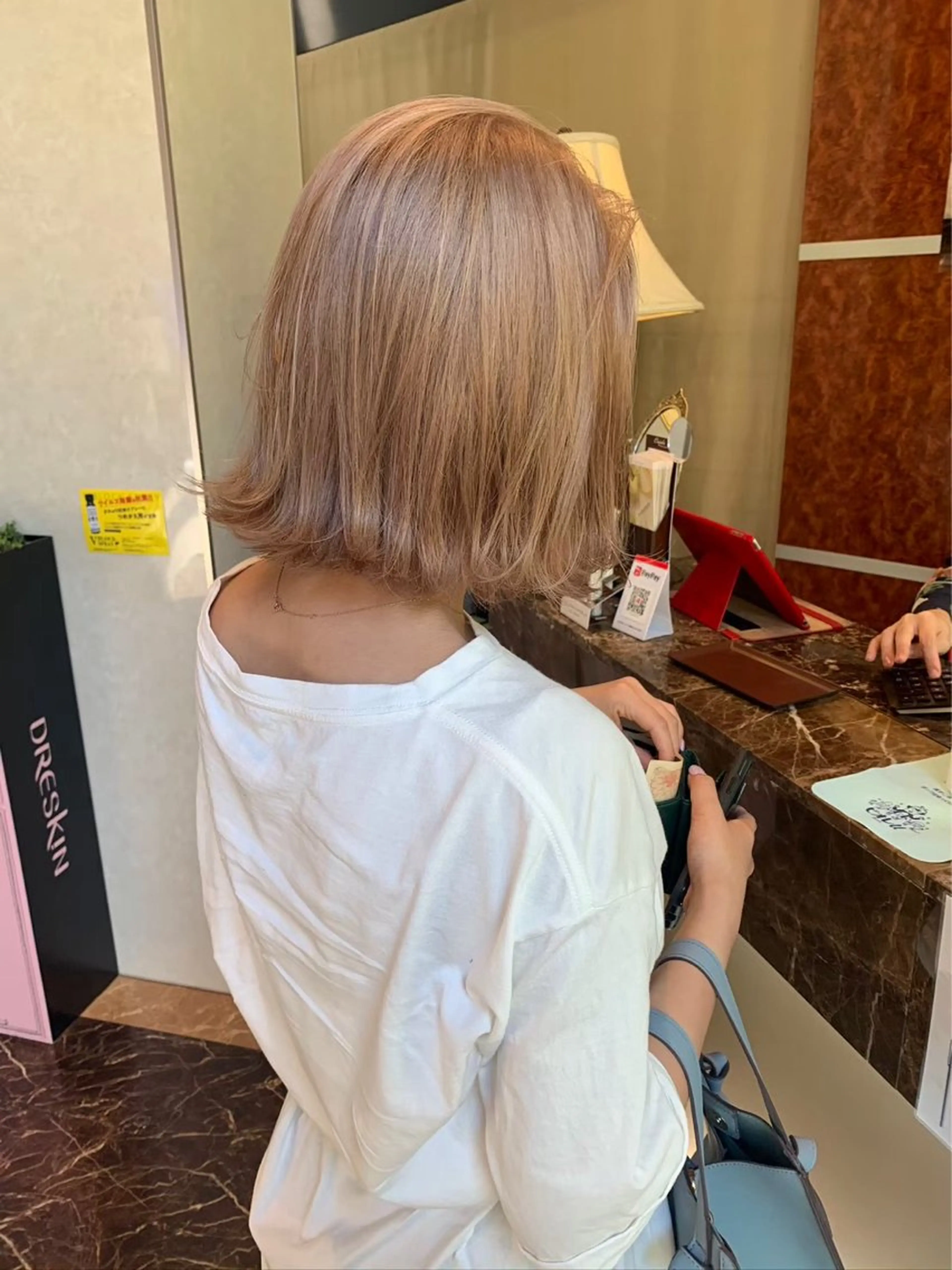 ロング カラー ベージュカラー ブリーチ ケアブリーチ ダブルカラー ハイトーンカラー ヘアカラー トリートメント olino/西田辺 エフェクトブリーチのヘアスタイル