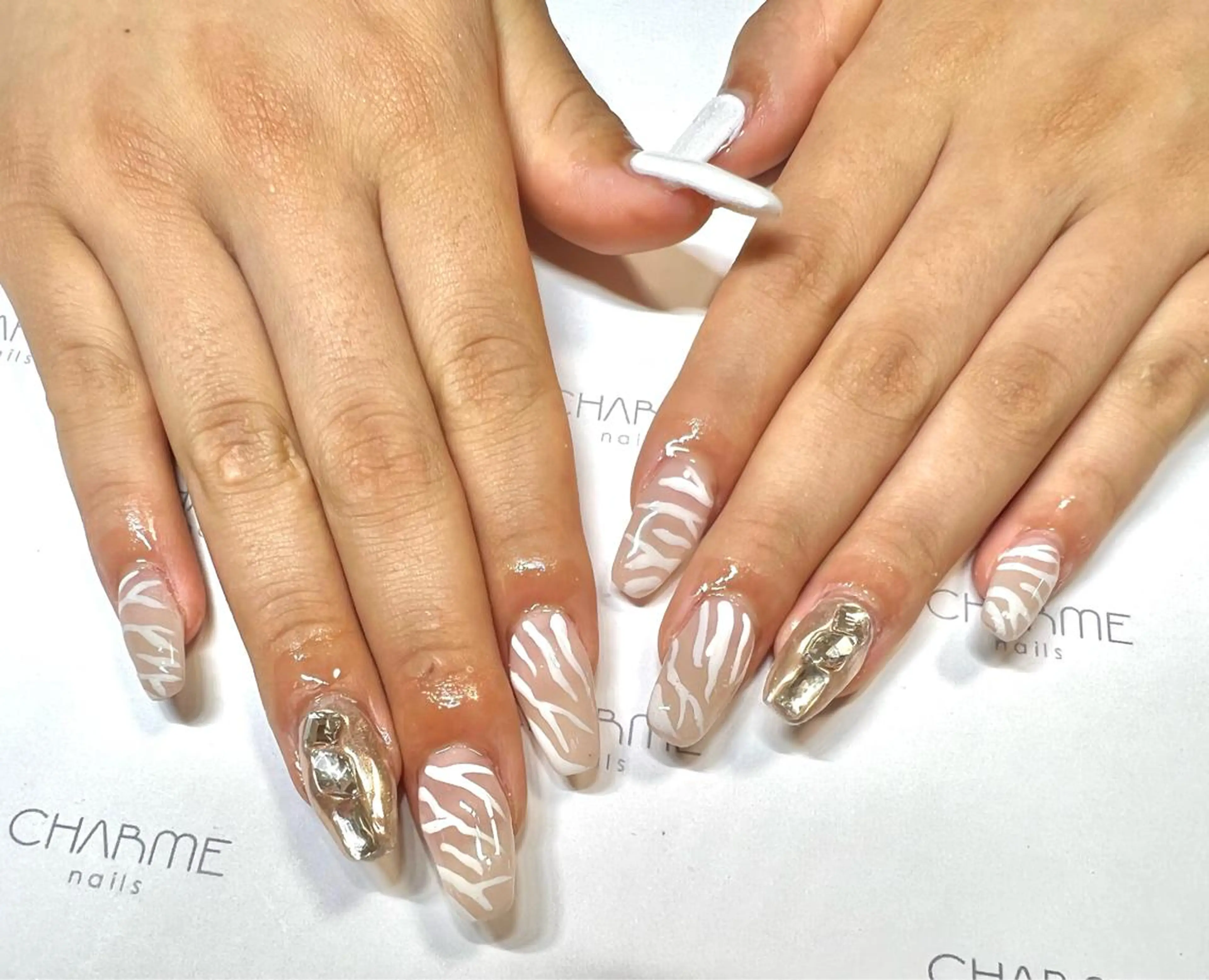 ネイル ミラーネイル ハンドネイル CHARME 〔RINA〕のネイルデザイン