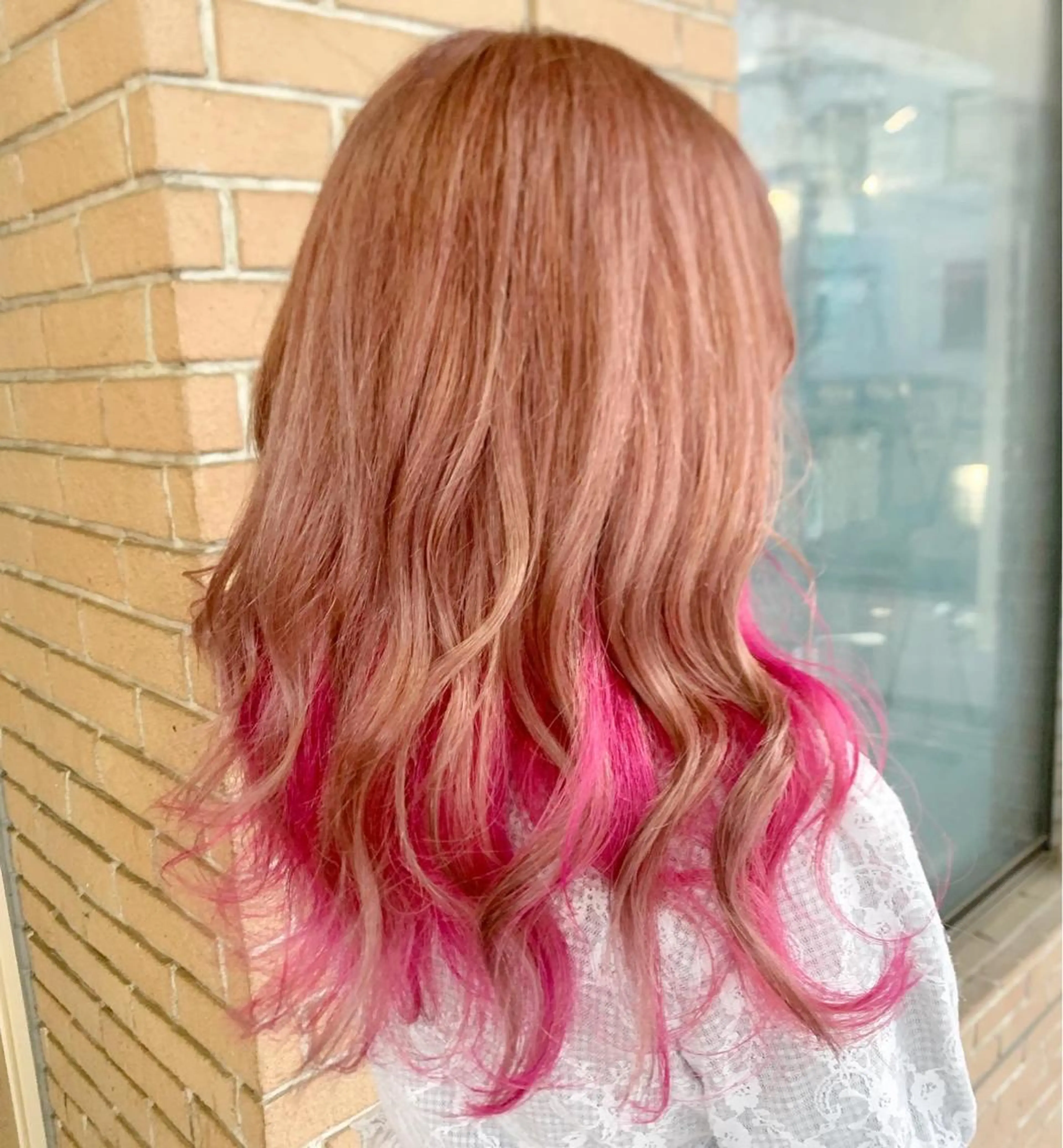 ロング カラー ヘアアレンジ ブリーチ インナーカラー ピンクカラー🩷 ヘアセットＮＯ.1のヘアスタイル