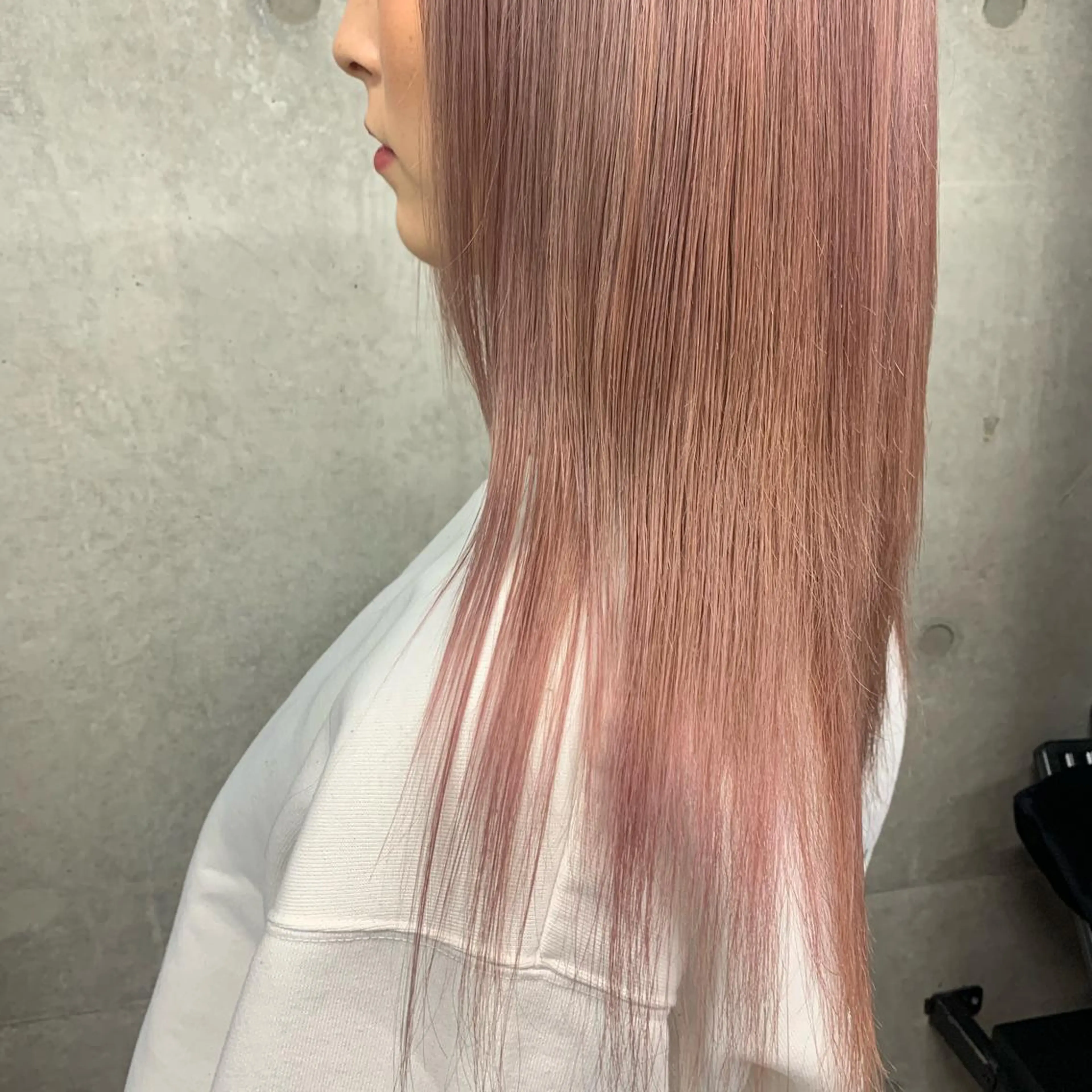 ロング カラー ベージュカラー ブリーチ ピンクカラー ピンクベージュ ホワイトピンク Clair クレアのヘアスタイル