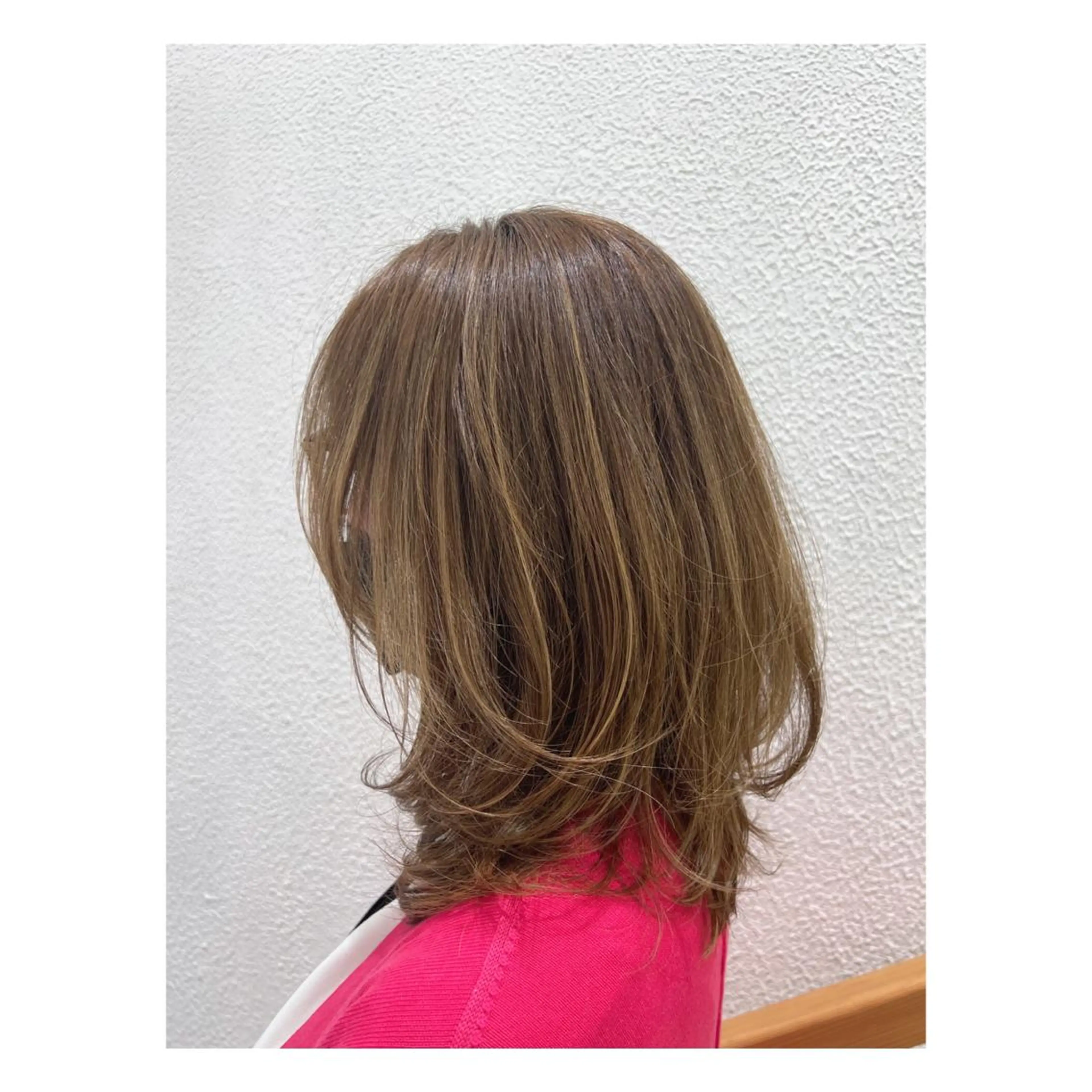 ミディアム カラー 下平 秀美のヘアスタイル