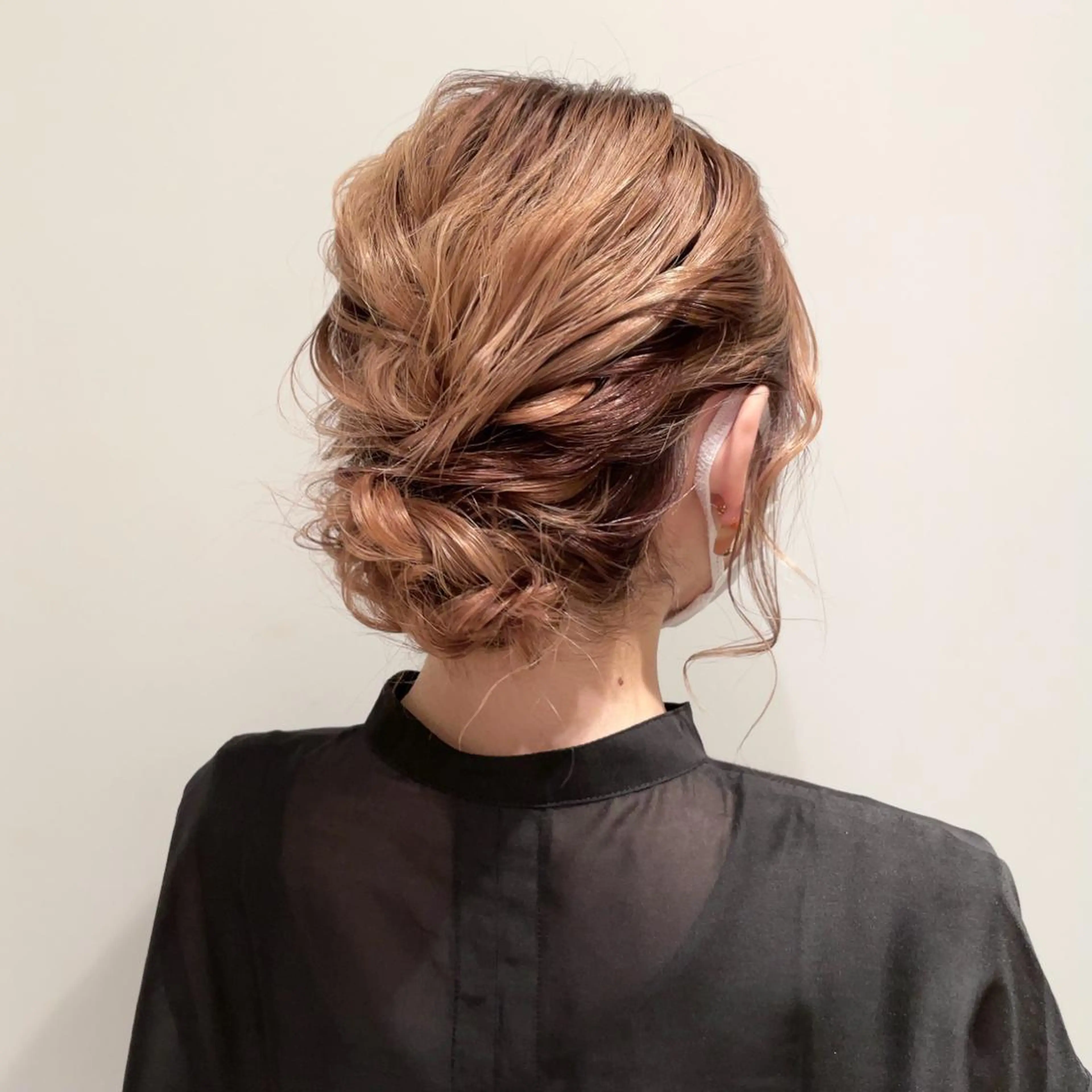 ミディアム カラー ヘアアレンジ ヘアセット 小原 慧美のヘアスタイル