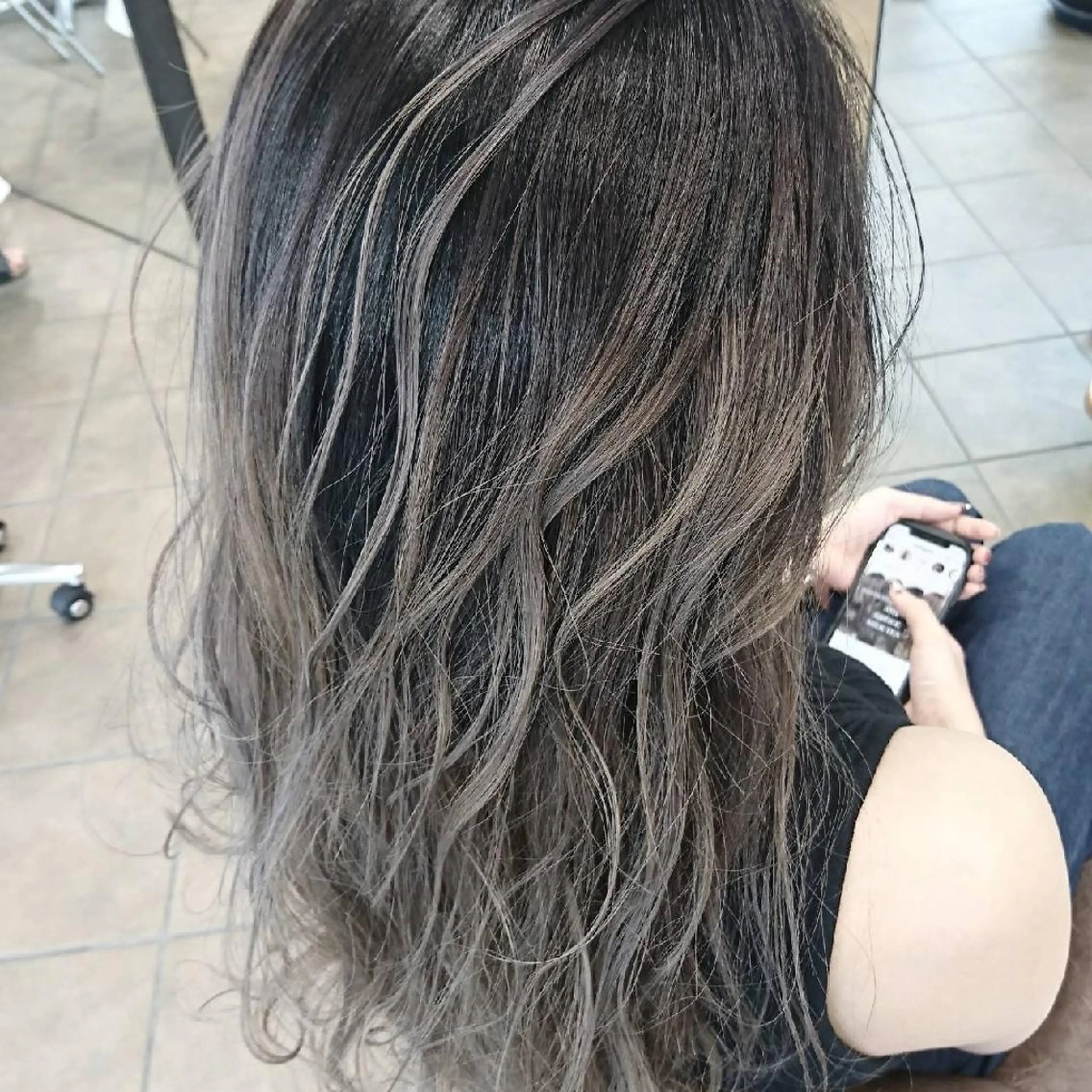 ロング 外国人風カラー ヘアカラー Luisハイライト　 喜連瓜破、髪質改善のヘアスタイル