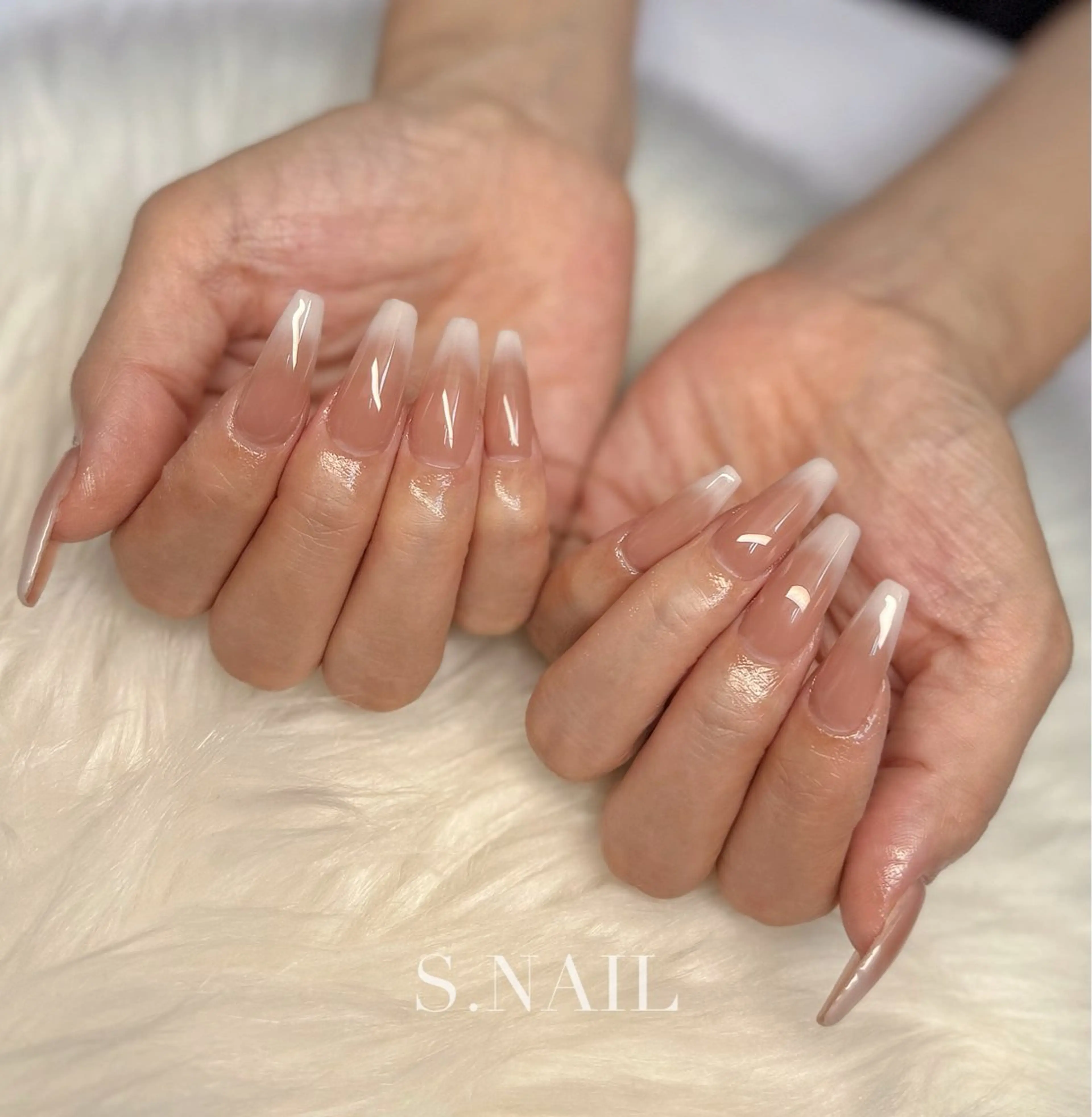 ネイル フレンチネイル グラデーション ハンドネイル S♡NAIL所属・S.NAIL Suuのネイルデザイン