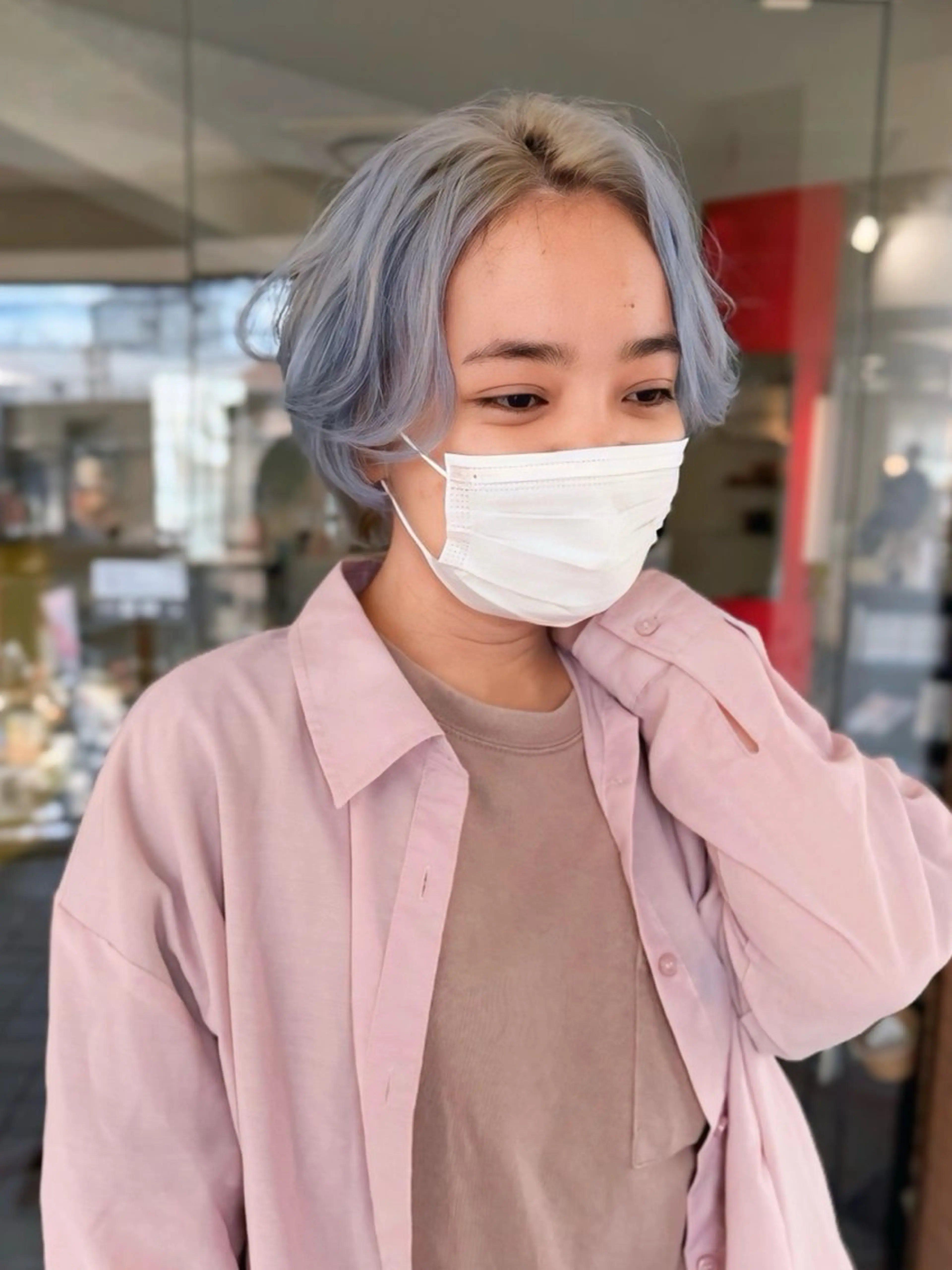 ショート カラー ブリーチ ブルーカラー シルバー カット ヘアカラー トリートメント yossy/パーマ/ 髪質改善/ ブリーチのヘアスタイル
