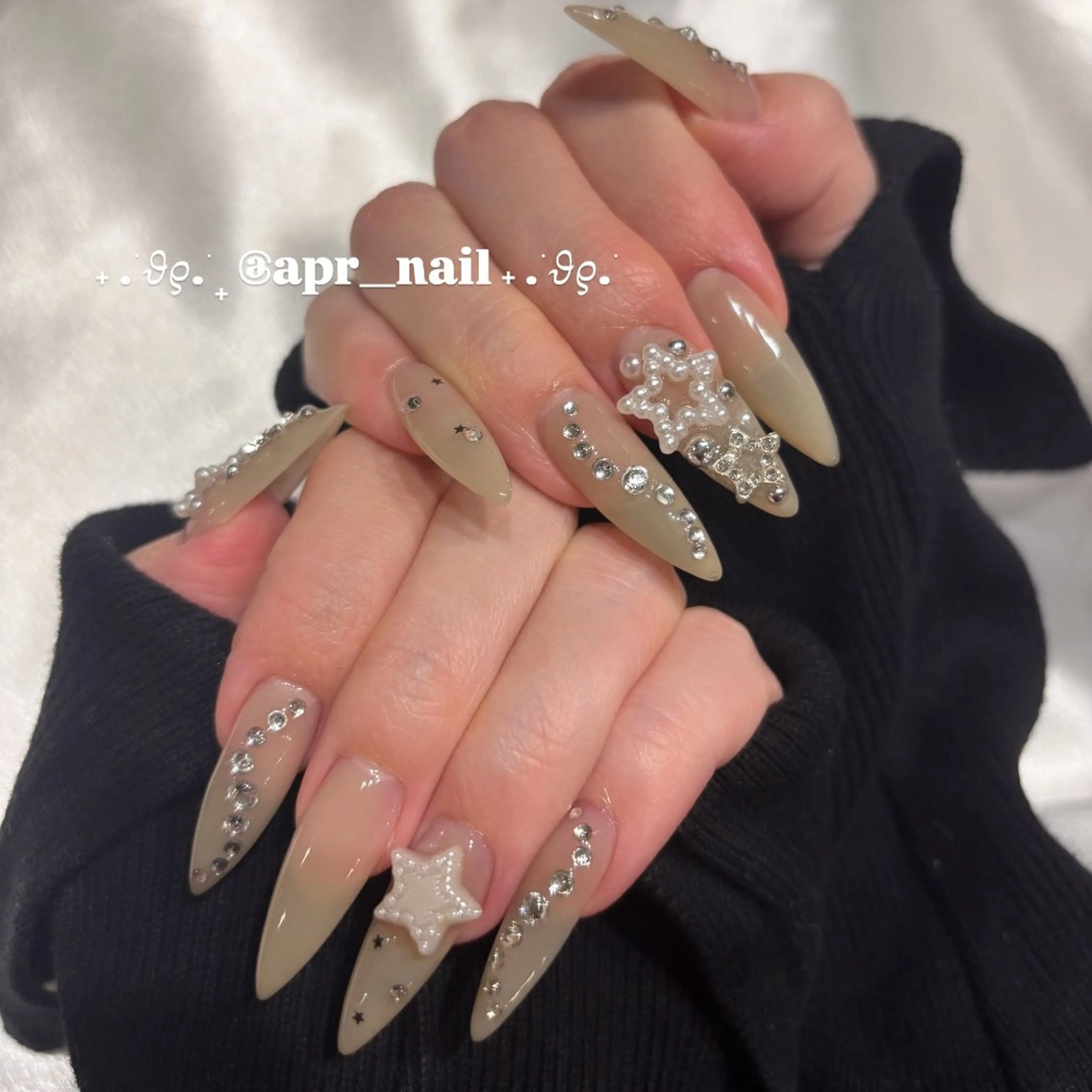 ネイル シルバー ストーンネイル ハンドネイル Nailsalon apricotのネイルデザイン