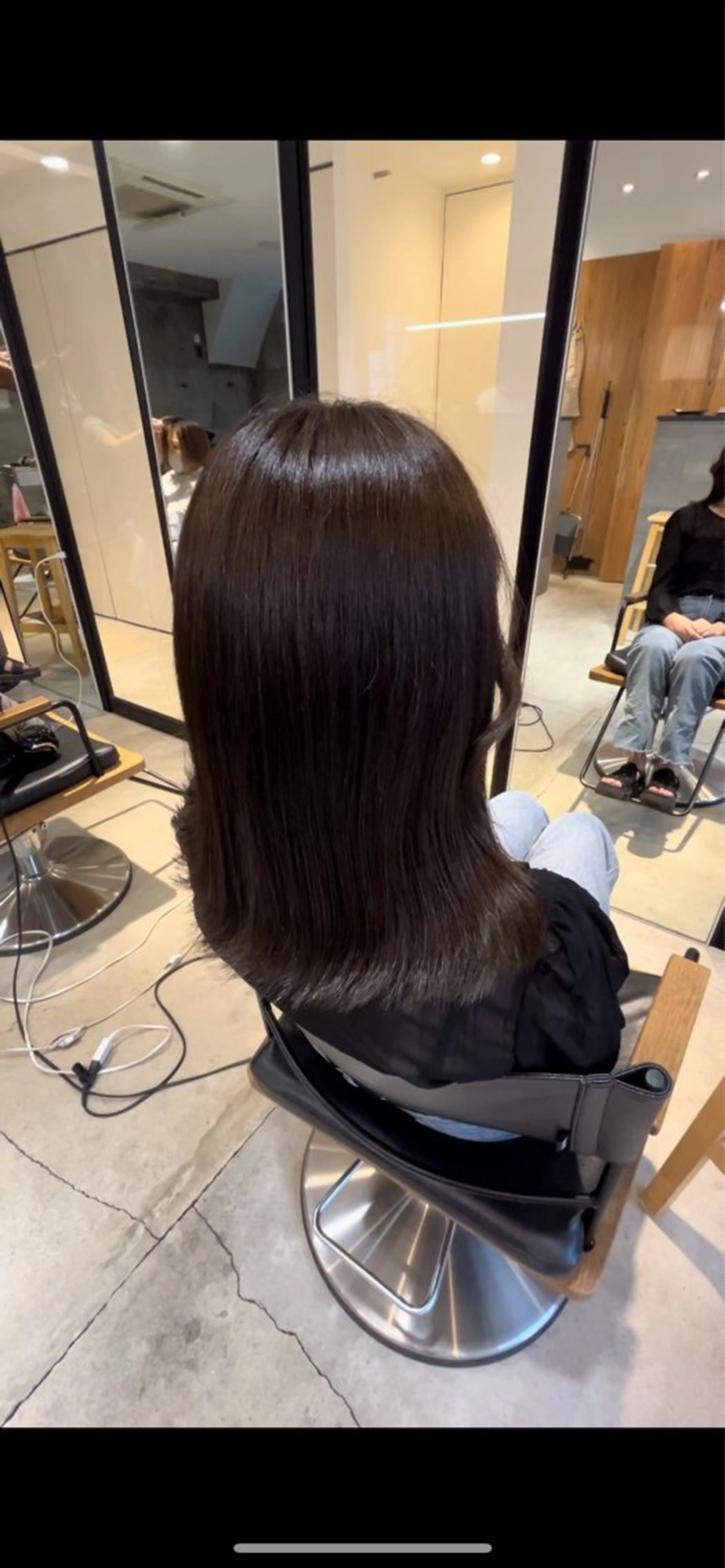 ミディアム カラー 馬場 菜乃夏のヘアスタイル