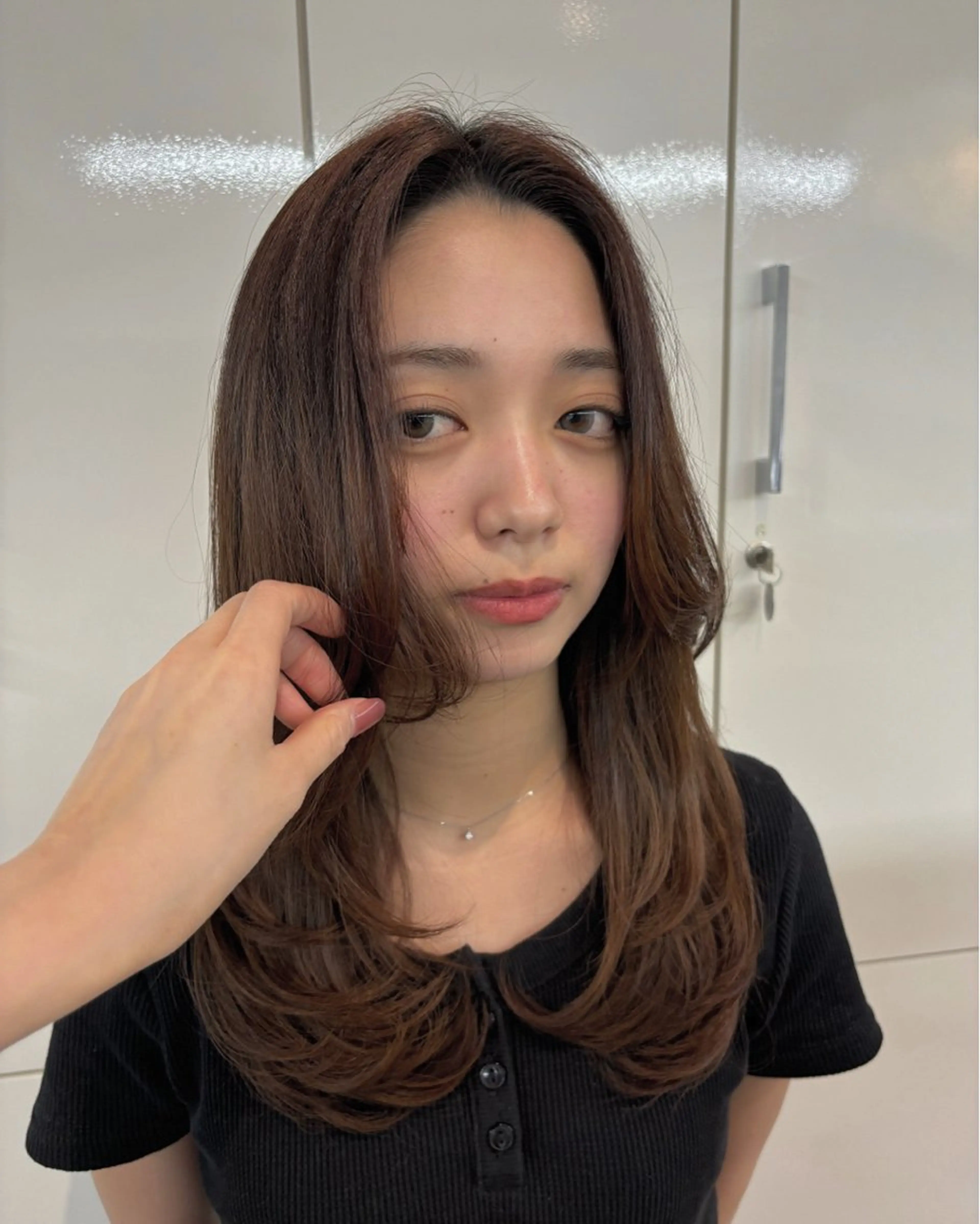 ロング 顔まわりレイヤー 顔周りカット レイヤーカット CYAN by artefice所属・安達 萌花のヘアスタイル