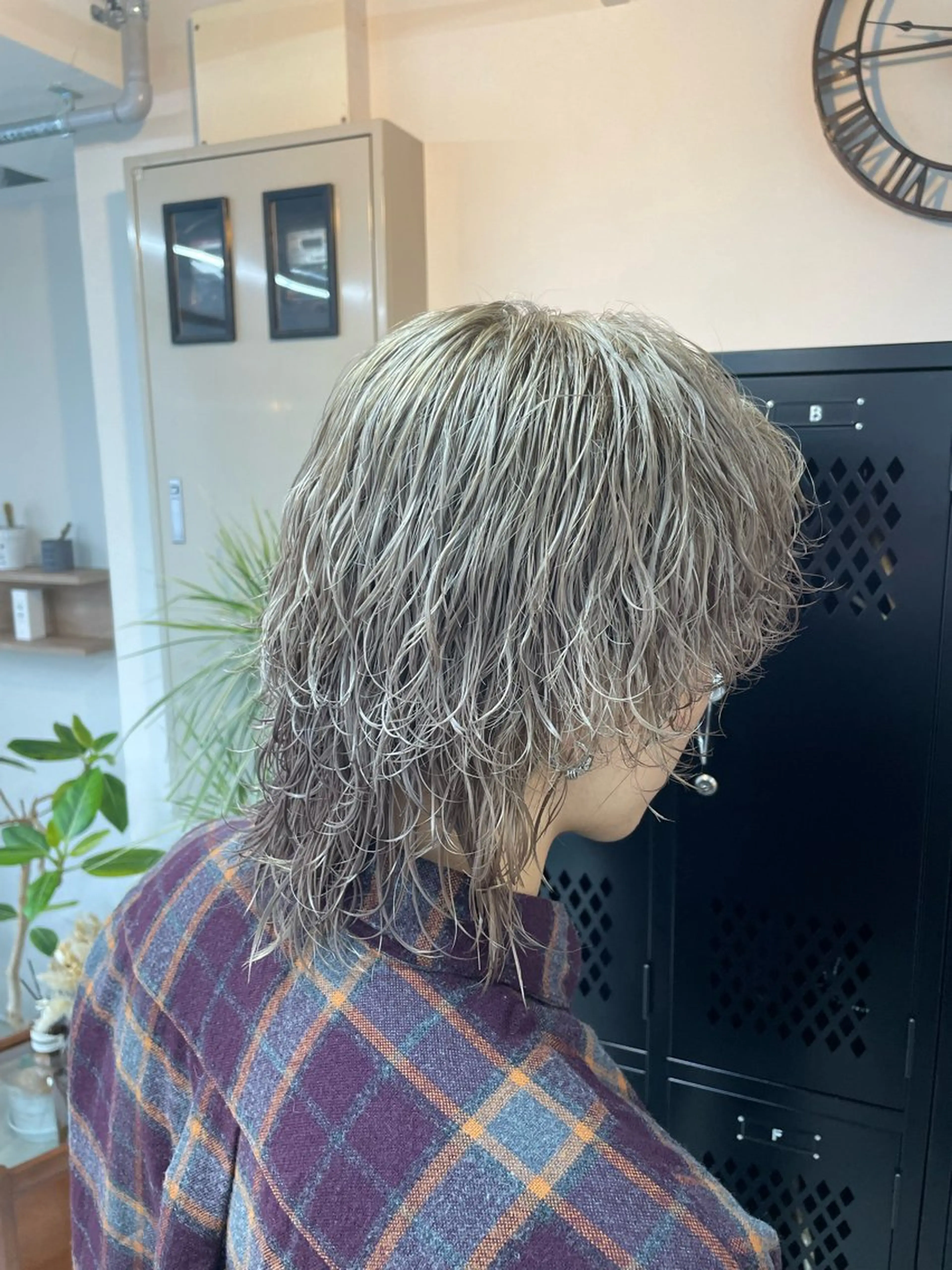 ミディアム カラー パーマ メンズ 沖見 颯斗のヘアスタイル