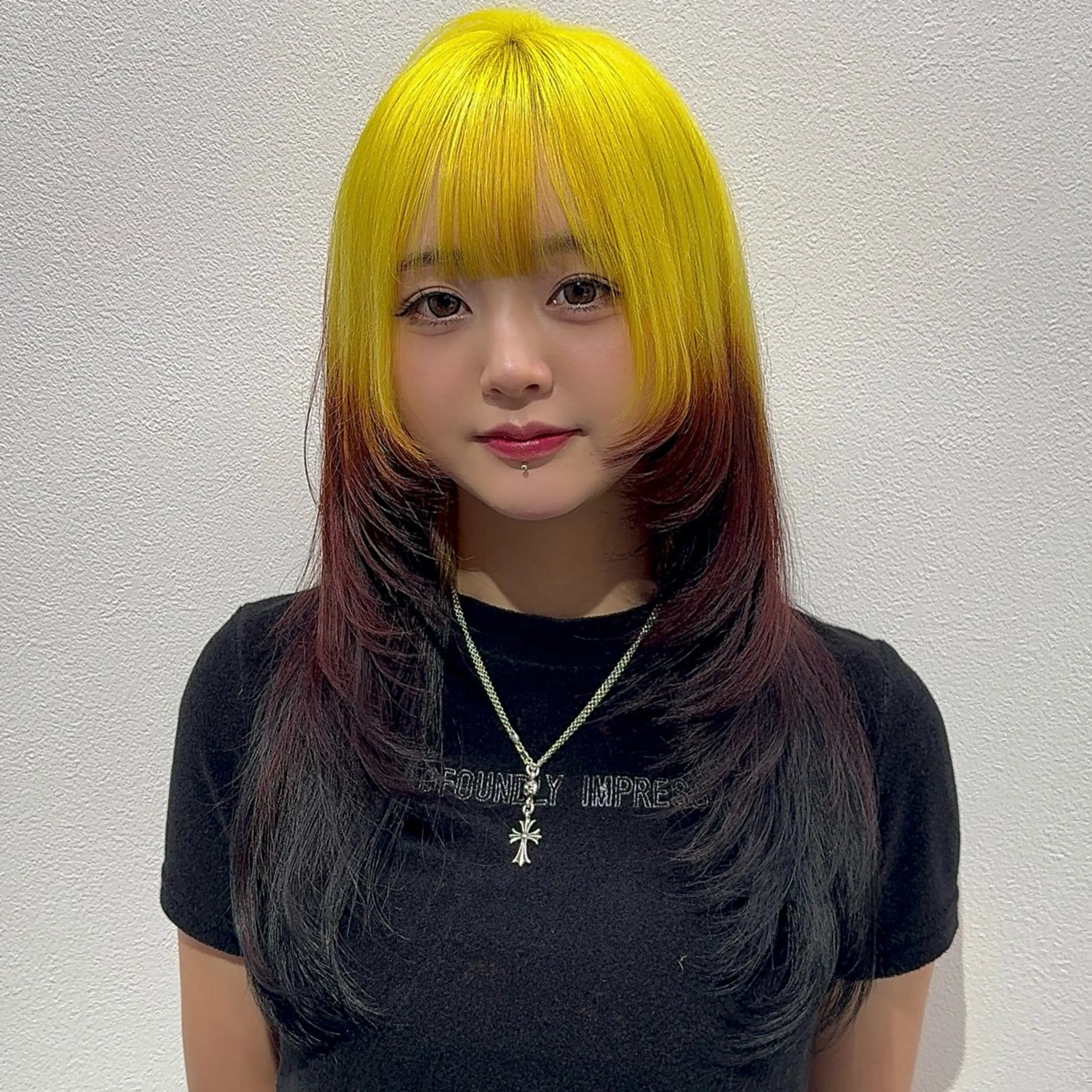 ロング カラー ヘアアレンジ ヘアカラー トリートメント ヘッドスパ ヘアセット 韓国レイヤーカット /韓国トレンドカラーのヘアスタイル