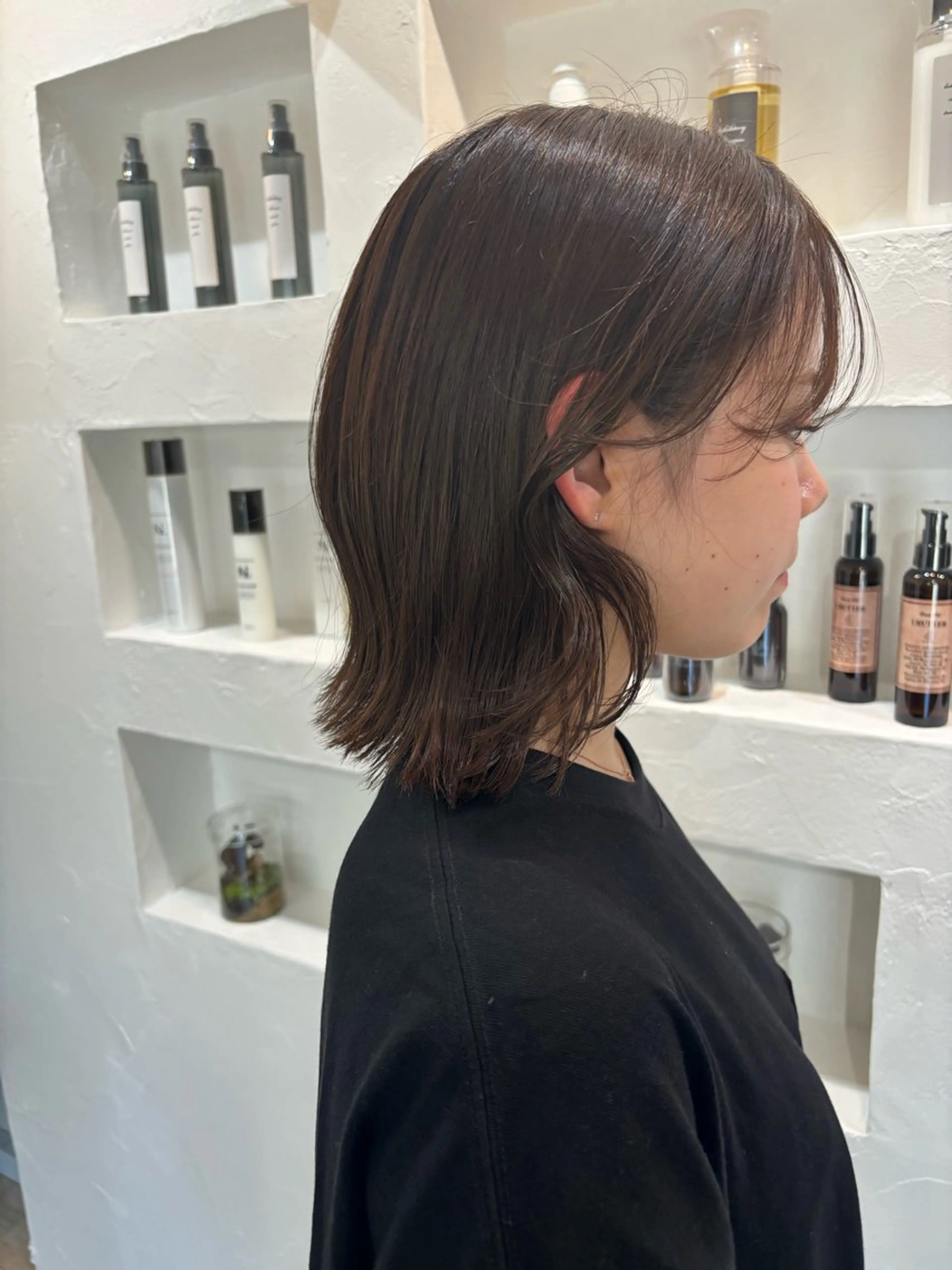 ミディアム 顔周りのデザイン特化 井手麻梨栄のヘアスタイル