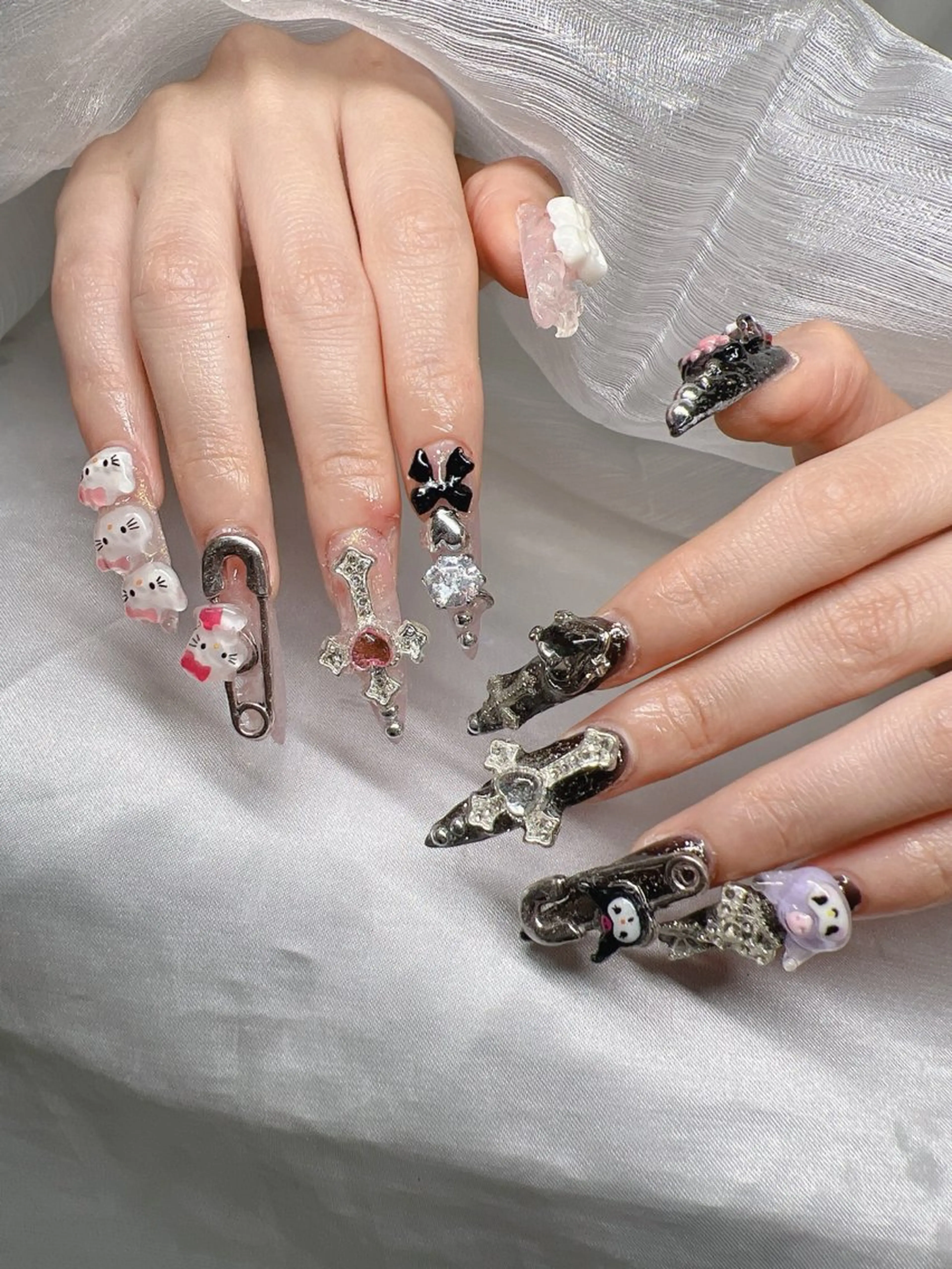 ネイル 長さ出し グラデーション 卒業式 キラキラネイル マグネットネイル ハンドネイル Lee Nailsのネイルデザイン