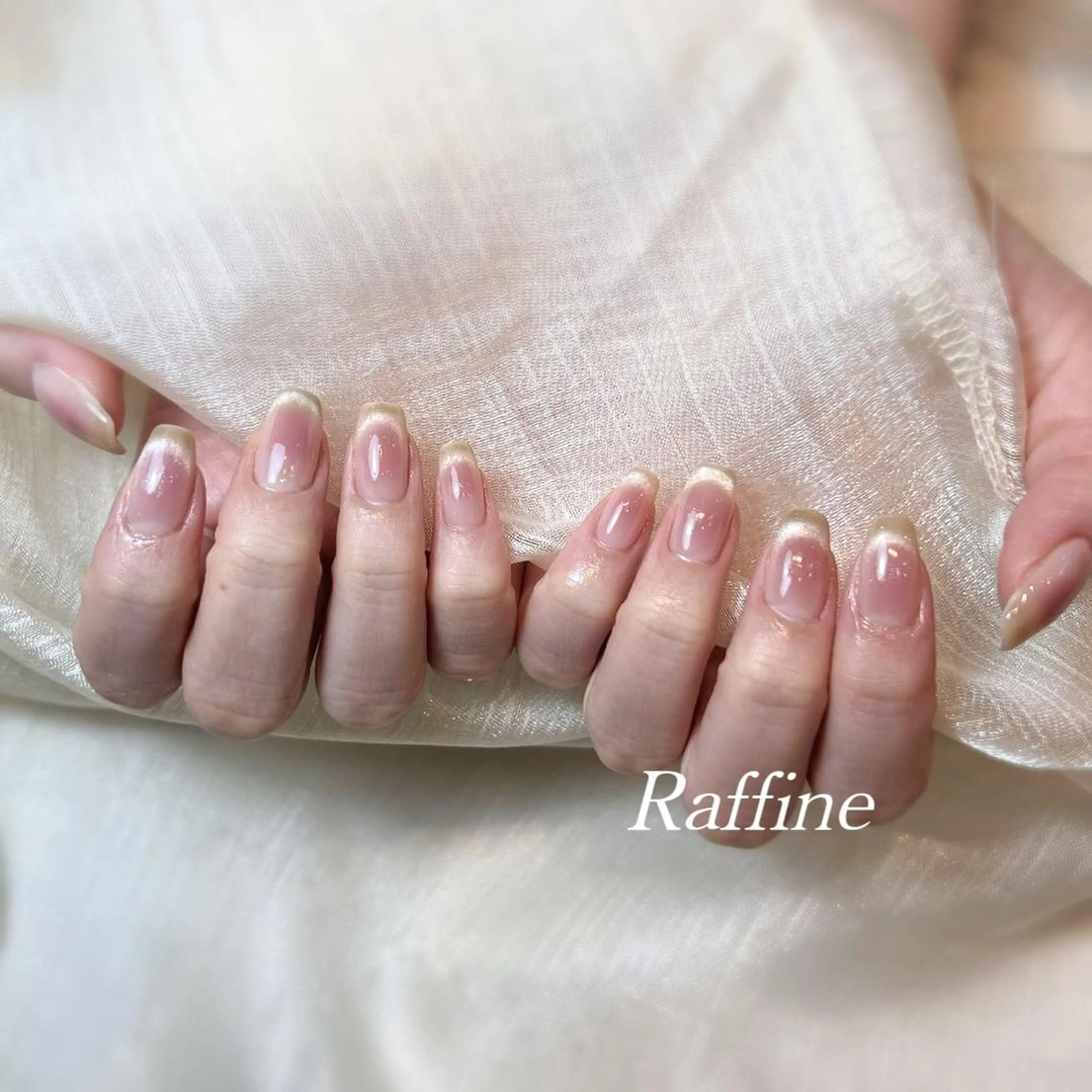 ネイル ハンドネイル RAFFINE 月🦋🩵のネイルデザイン