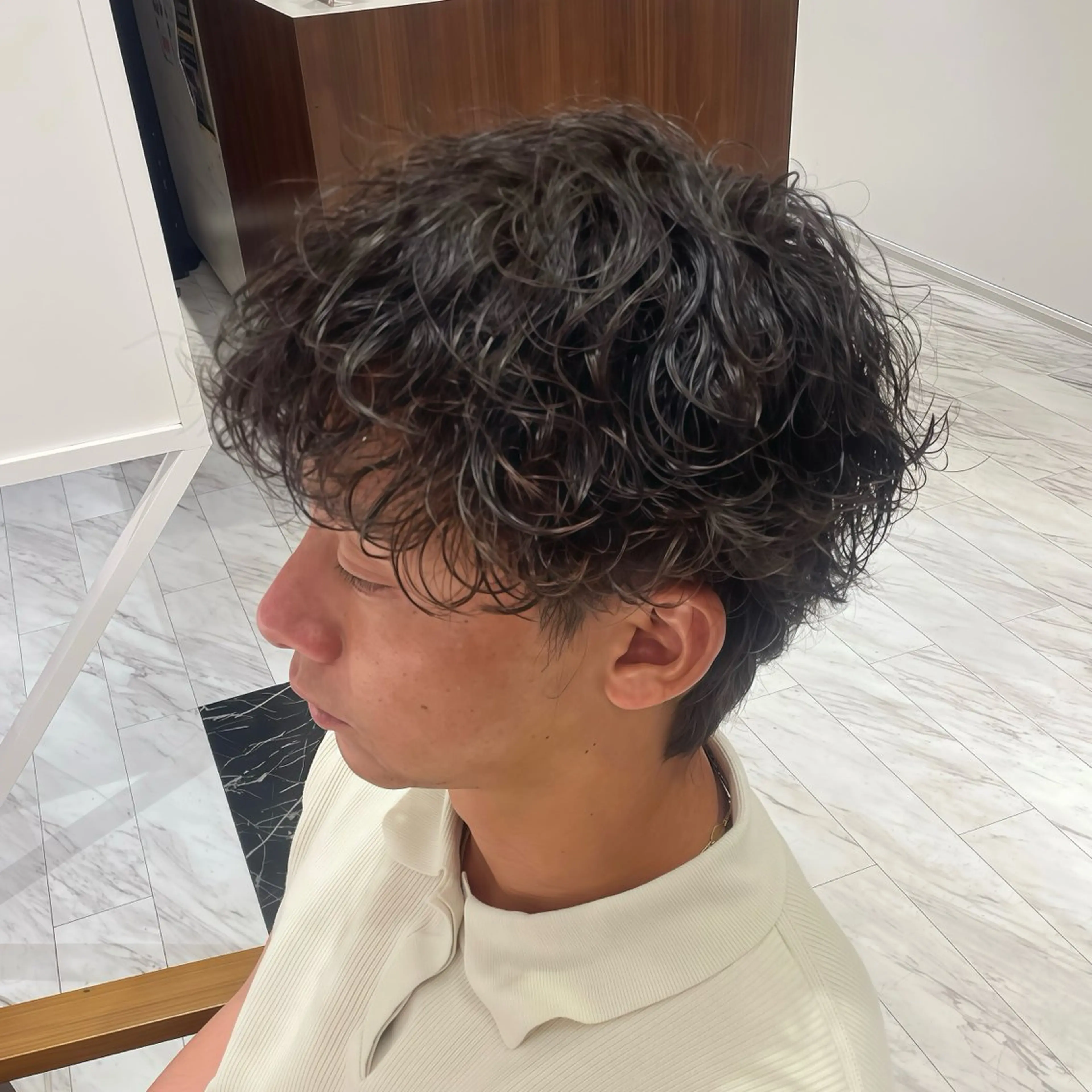 パーマ メンズ メンズパーマ 波巻きパーマ 石崎 はるかのヘアスタイル