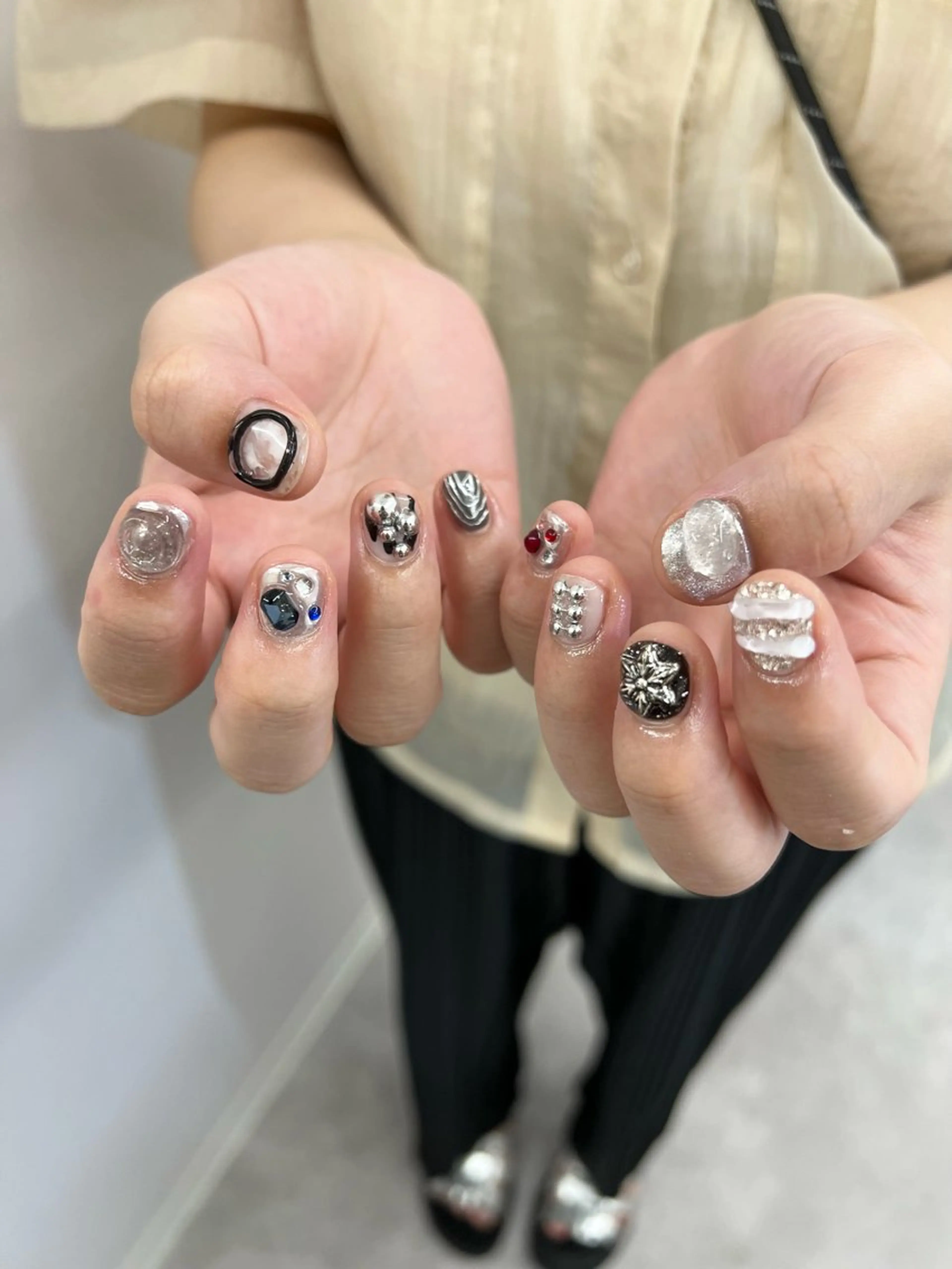 ネイル ジェルネイル 韓国ネイル マグネットネイル ニュアンスネイル パラジェル ハンドネイル ハンドケア Bana_ Nailのネイルデザイン