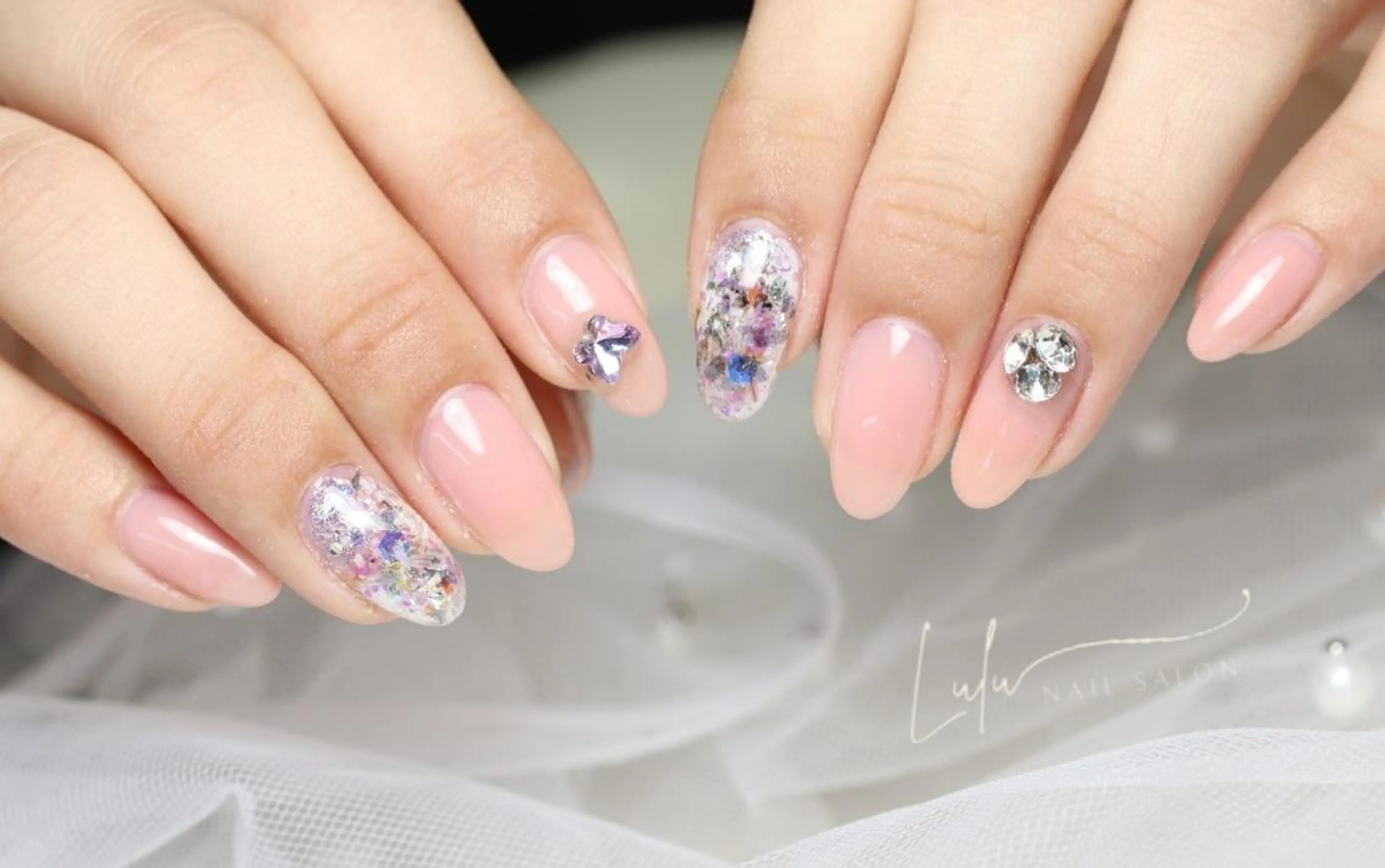 ネイル アートネイル Lulu nail salon 南堀江店所属・西村 あやかのネイルデザイン