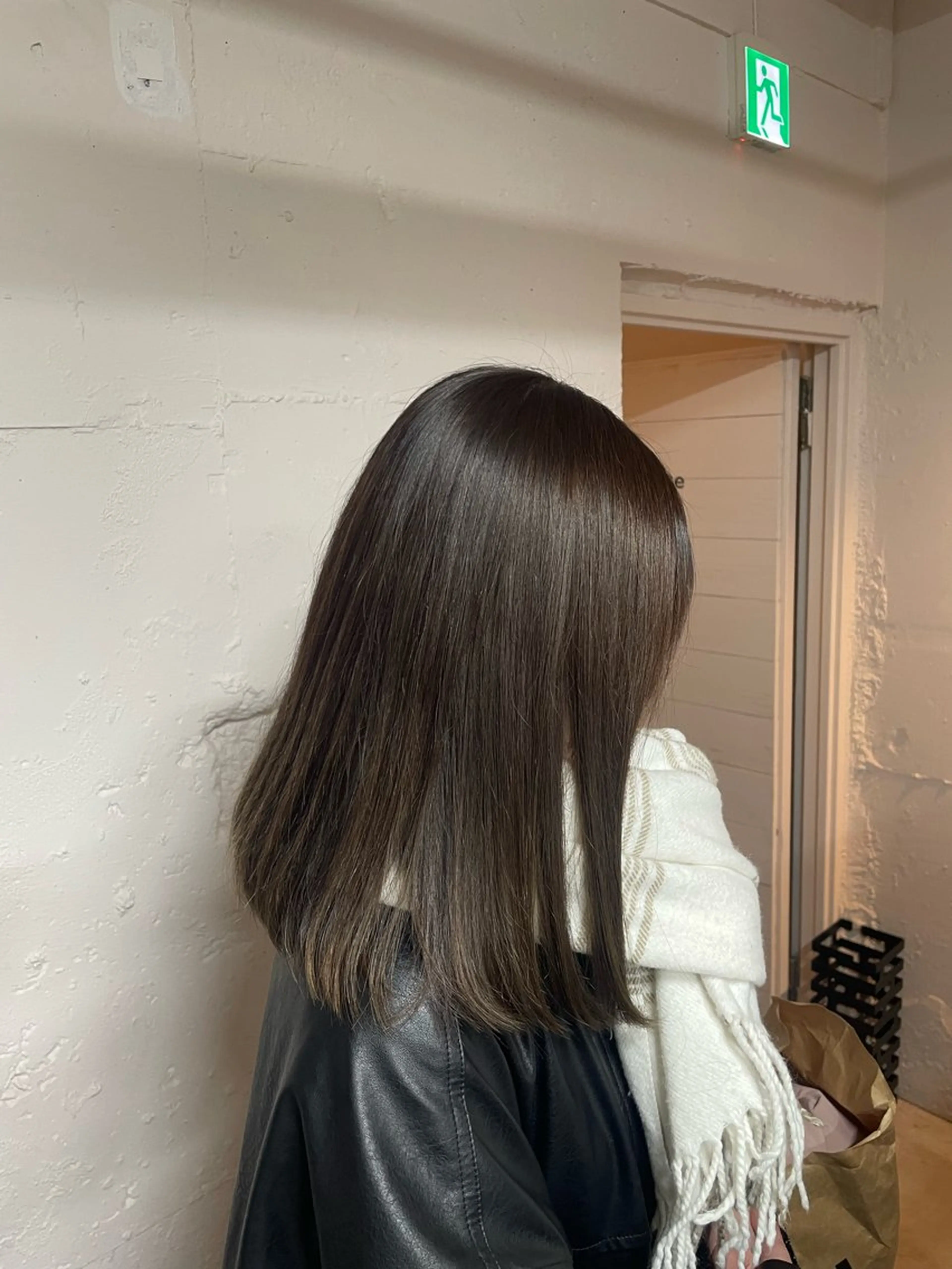 ミディアム カット ヘアカラー tokute 中野真咲🐺のヘアスタイル