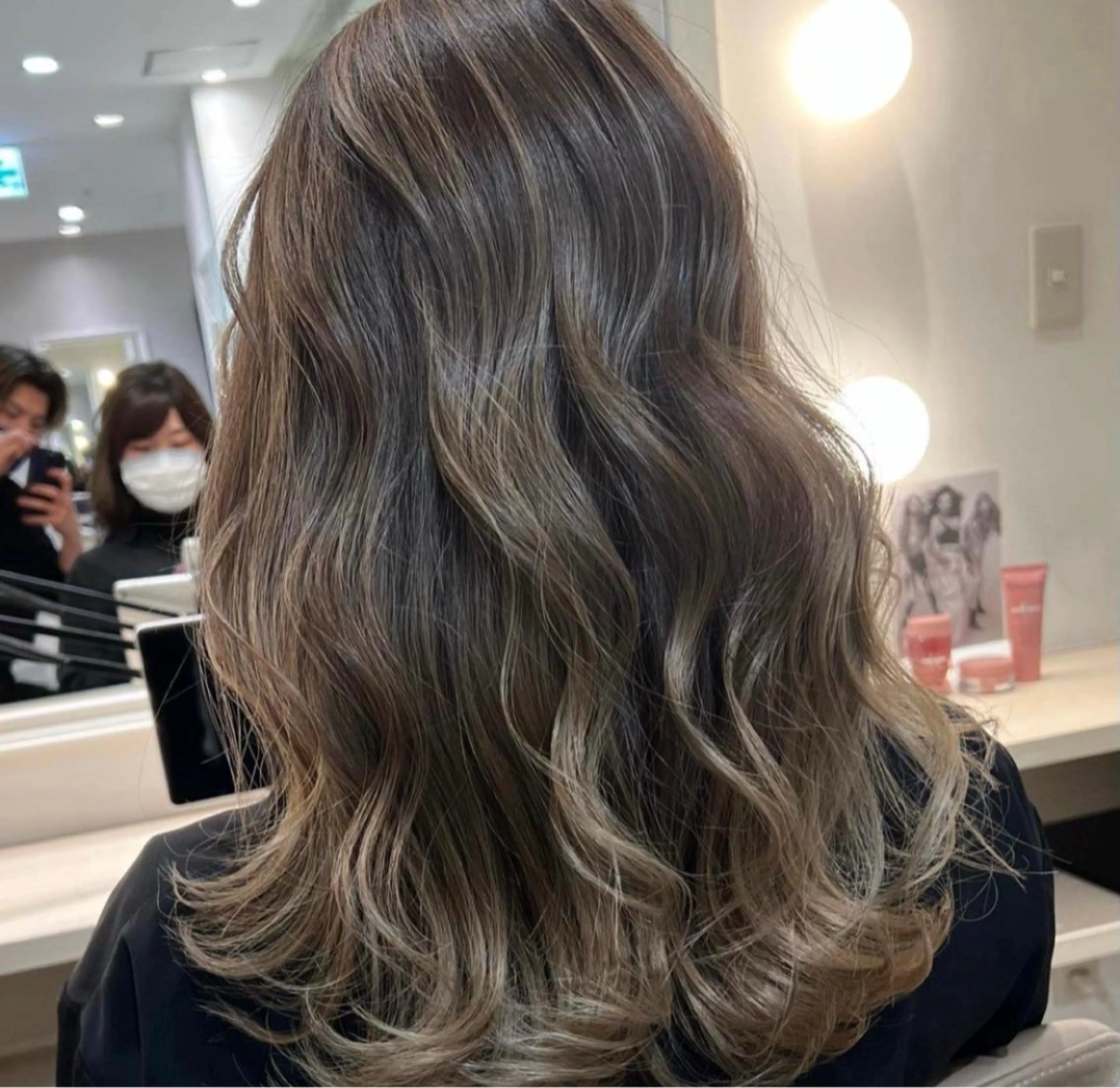 ロング カラー 透明感カラー ハイライトカラー ハイライト ヘアカラー 🇺🇸海外デザイン iCON TOKYOのヘアスタイル