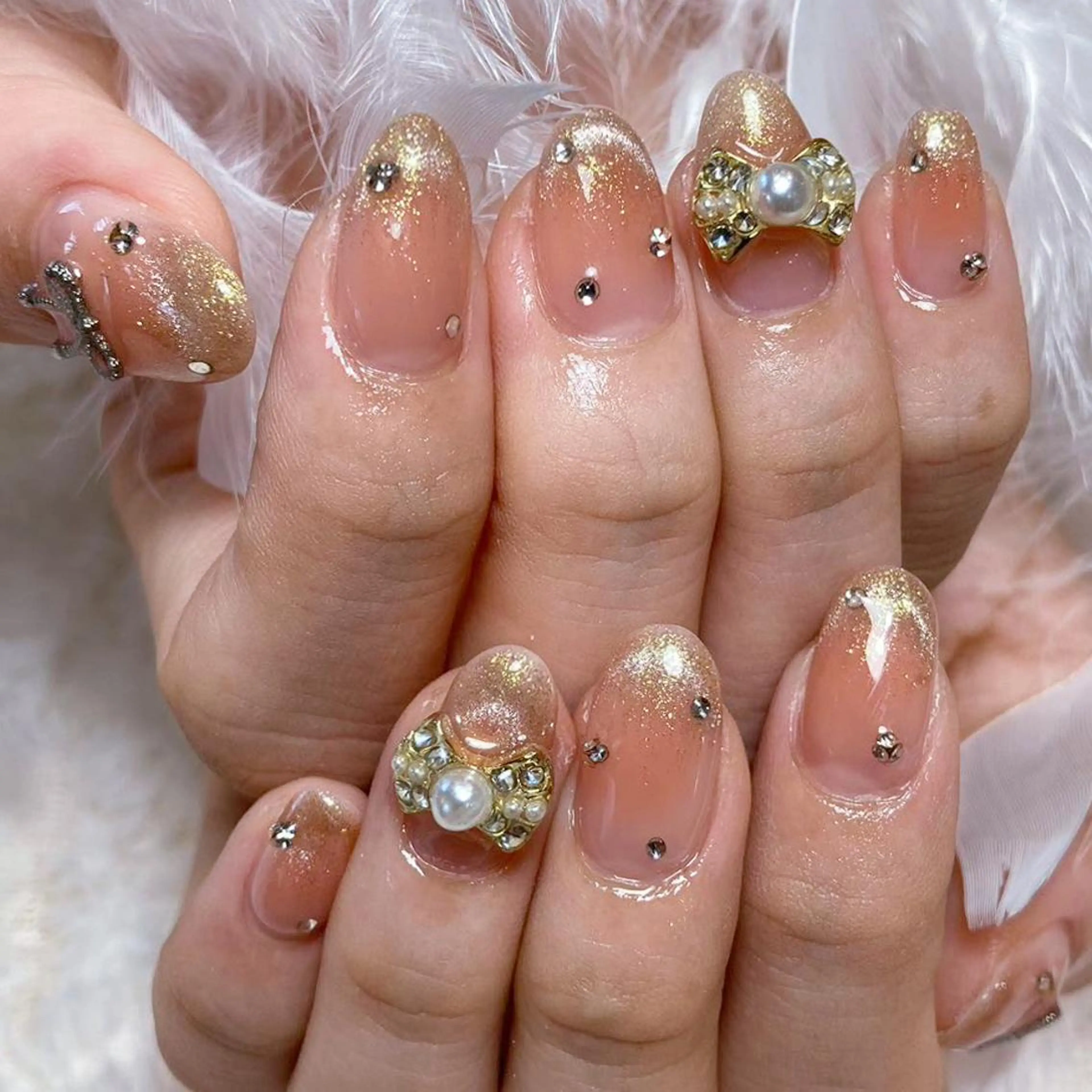 ネイル アートネイル オーロラネイル ガーリー キラキラネイル 韓国ネイル Nail Monsterのネイルデザイン