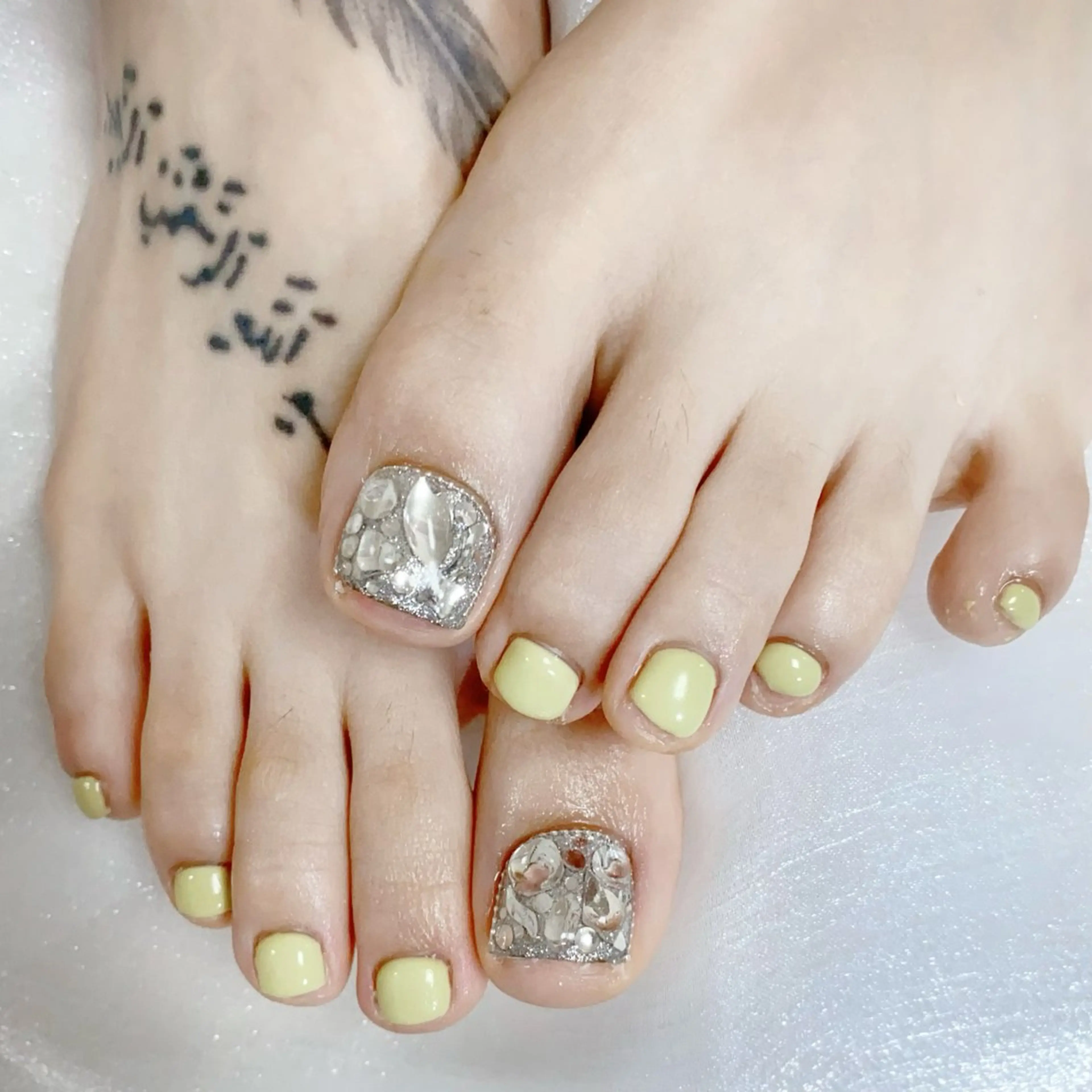 メンズ ネイル メンズ韓国風 アートネイル オーロラネイル ガーリー キラキラネイル フットネイル Nail salon 木にいるのネイルデザイン