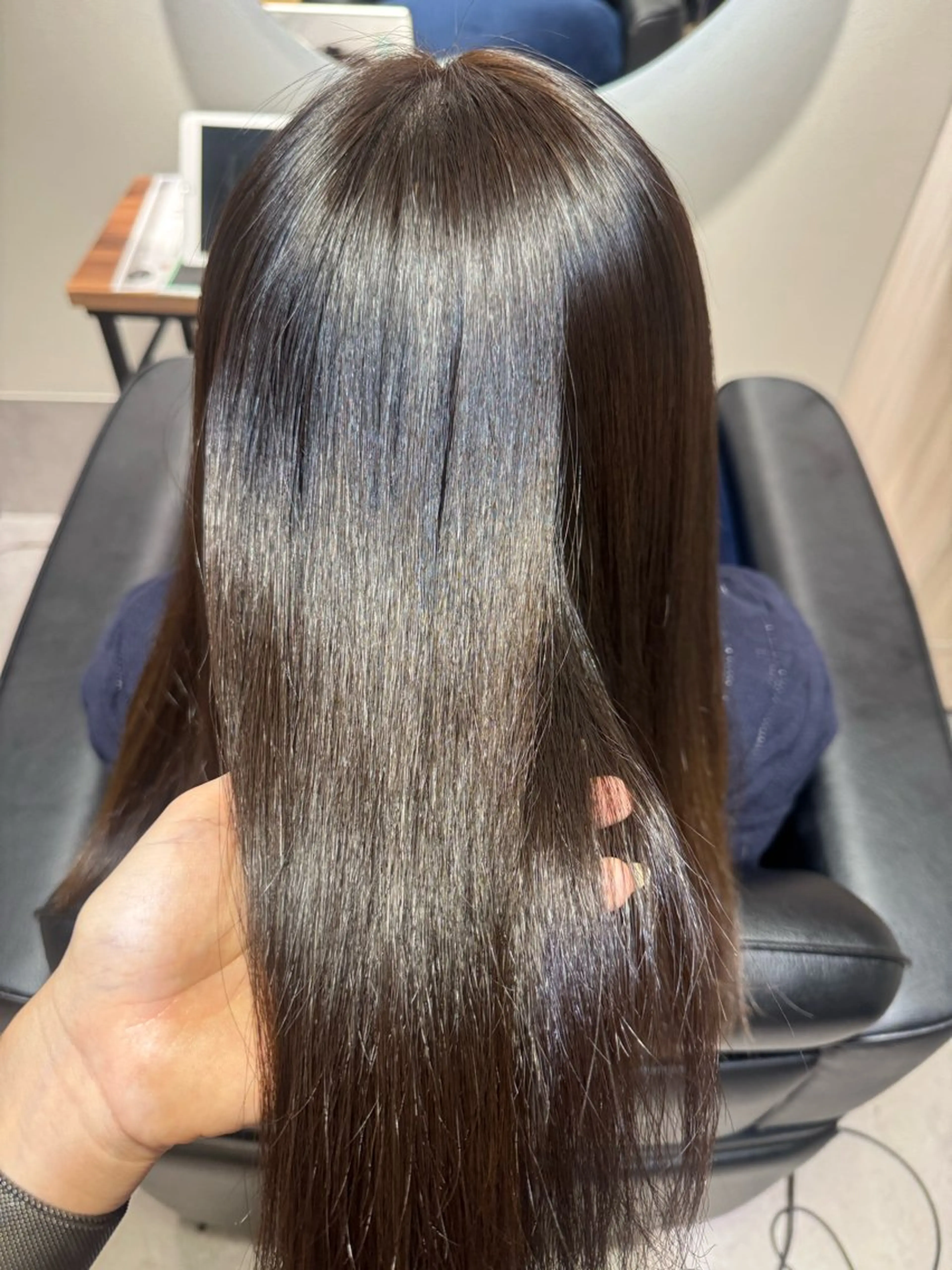 ロング カット ヘアカラー 縮毛矯正 トリートメント NAVY 橋本心 縮毛矯正のヘアスタイル