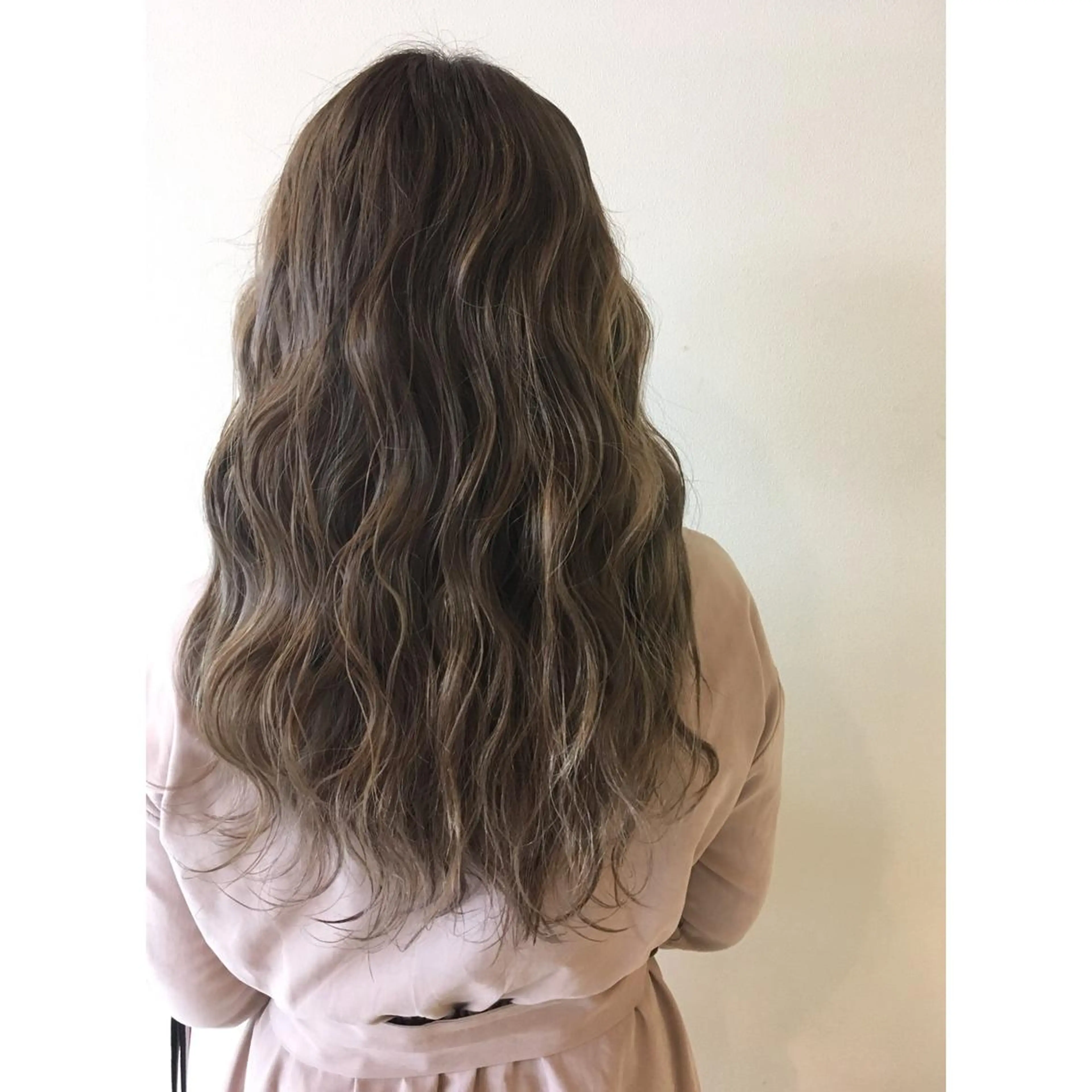 ロング カラー ヘアアレンジ ベージュカラー 透明感カラー デザインカラー ハイライトカラー ハイライト ママ美容師 マリンさんのヘアスタイル