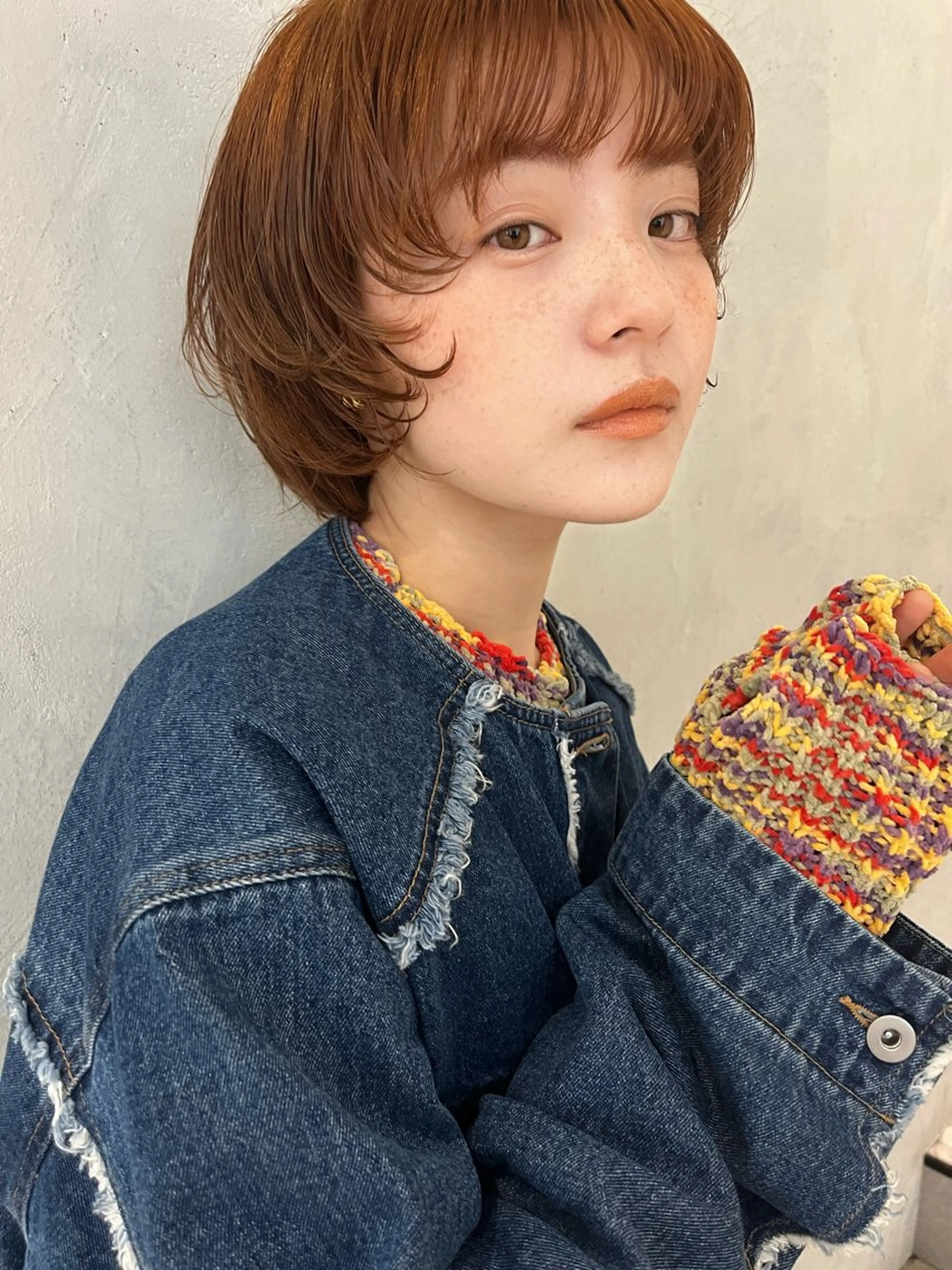 ショート カラー ブリーチ ブリーチなしカラー オレンジ カット ヘアカラー トリートメント KAZARI MARUYAMAのその他イメージ