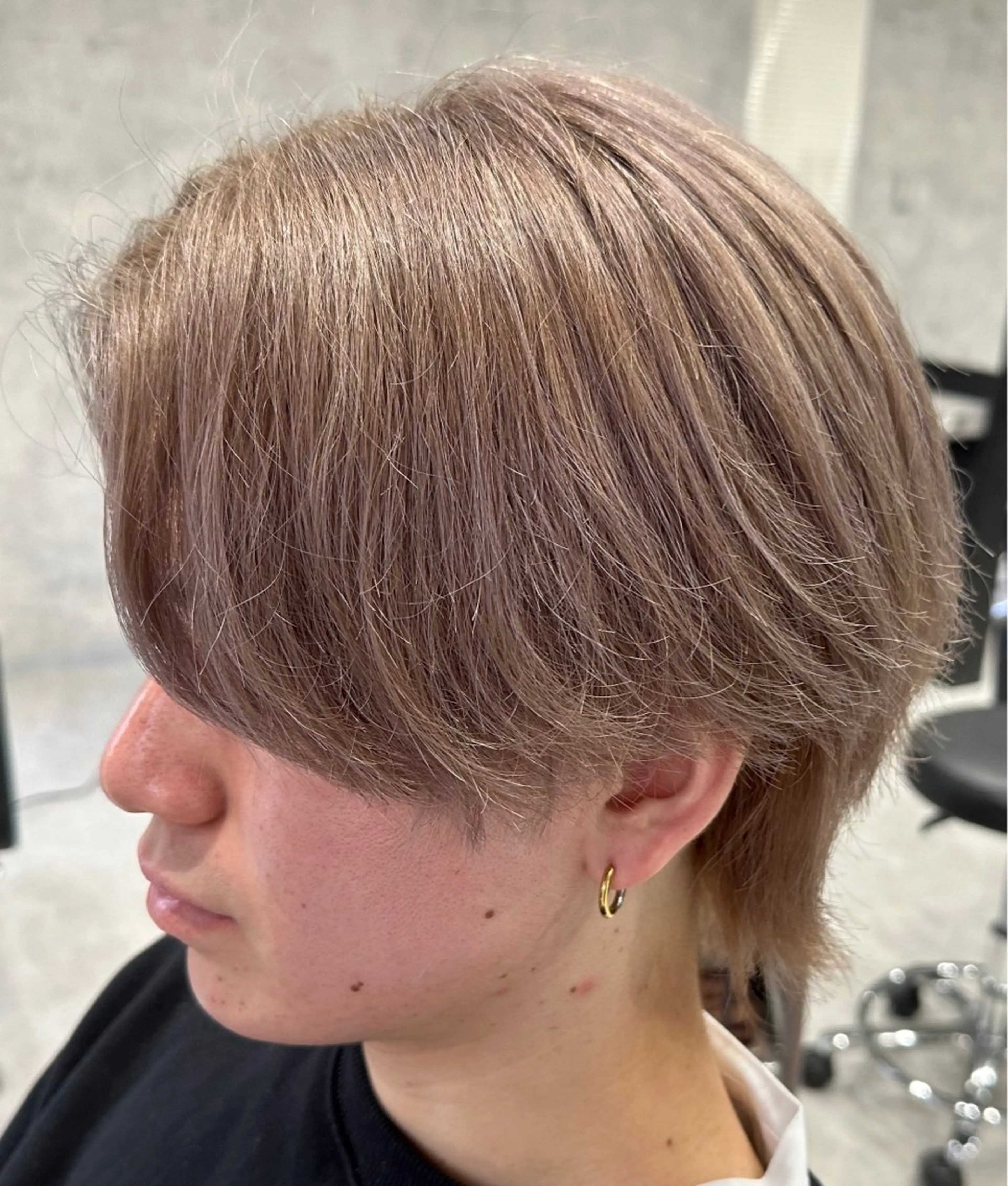 ショート カラー メンズ メンズブリーチ ベージュカラー ブリーチ ミルクティーベージュ ヘアカラー トリートメント ✨メンズ特化✨ サーフカール🏄‍♂のヘアスタイル