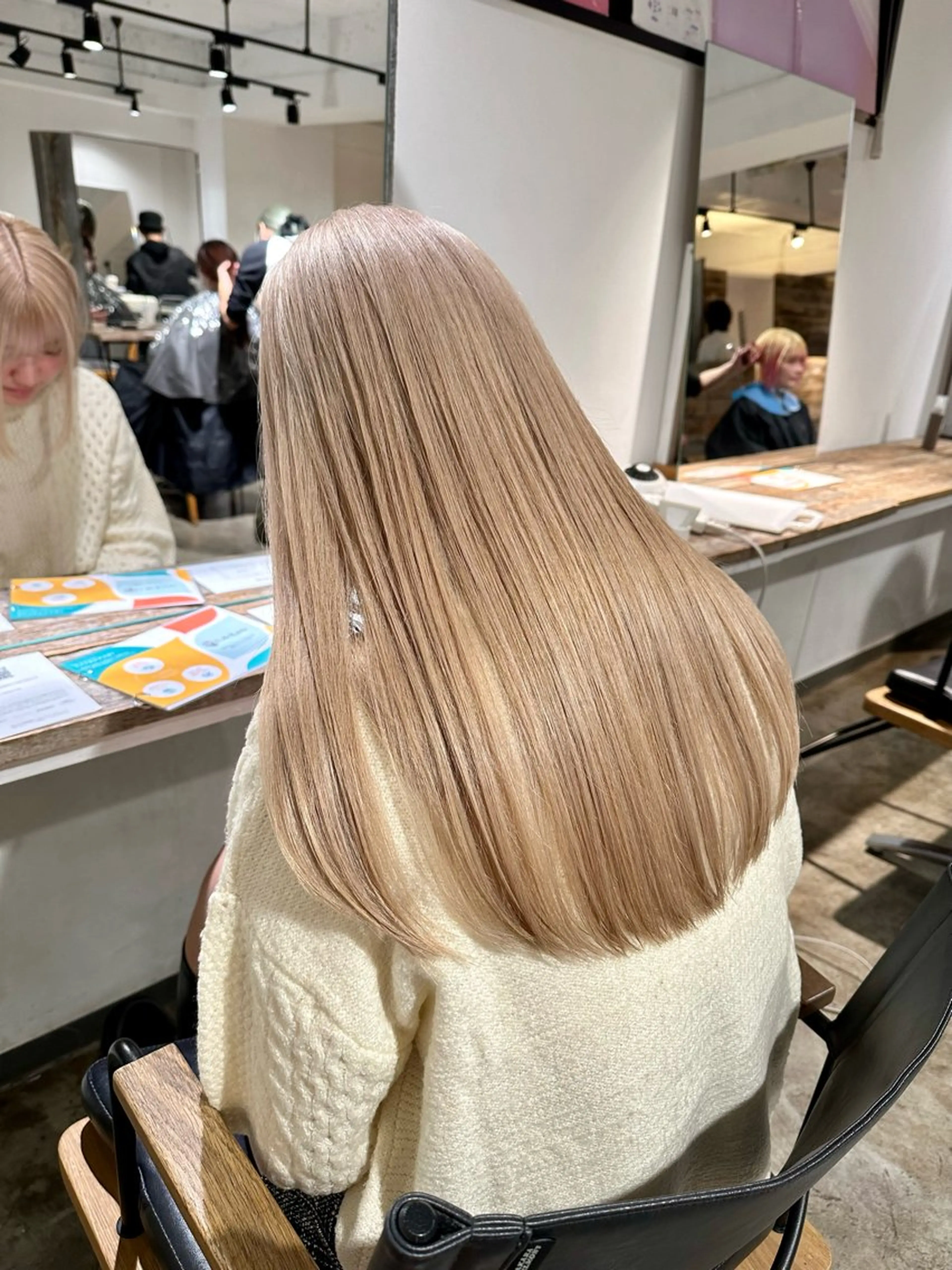 ロング カラー ヘアカラー トリートメント ヘアセット ✨艶ブリーチカラー ✨四ノ宮裕己のヘアスタイル