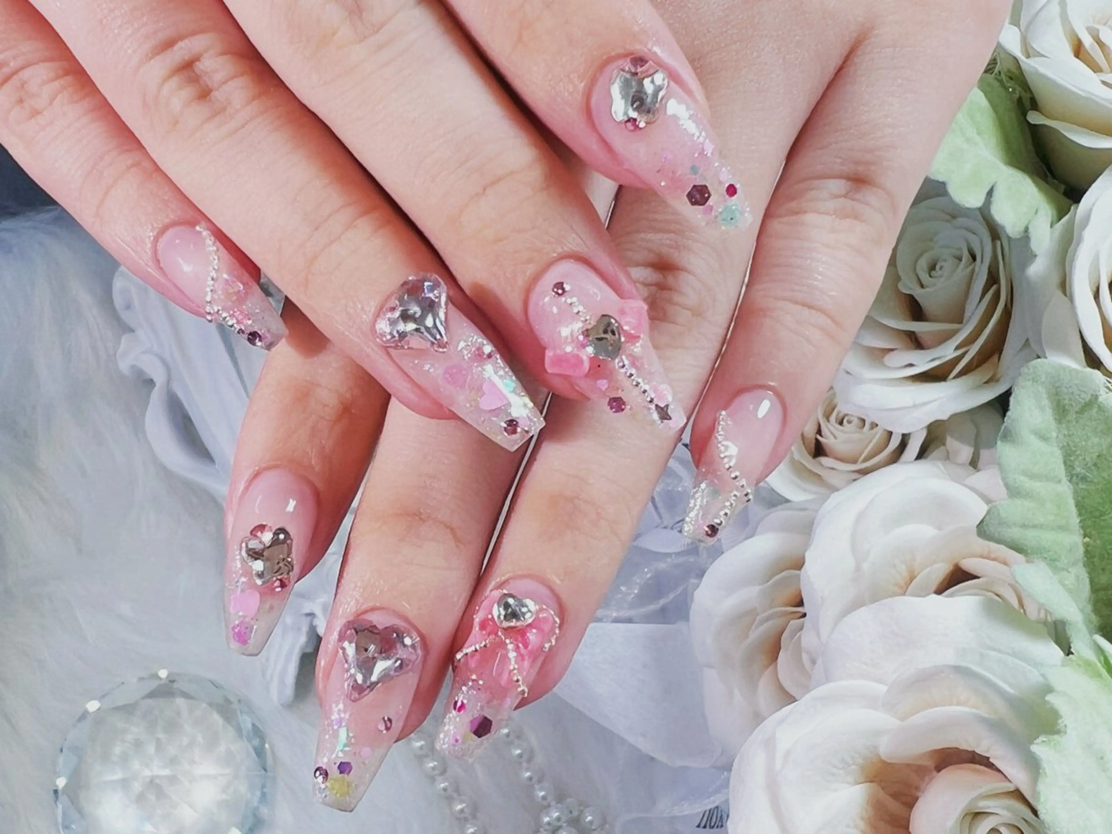 ネイル フレンチネイル ガーリー マグネットネイル 持ち込み スカルプネイル ハンドネイル Painty所属・Painty nailのネイルデザイン