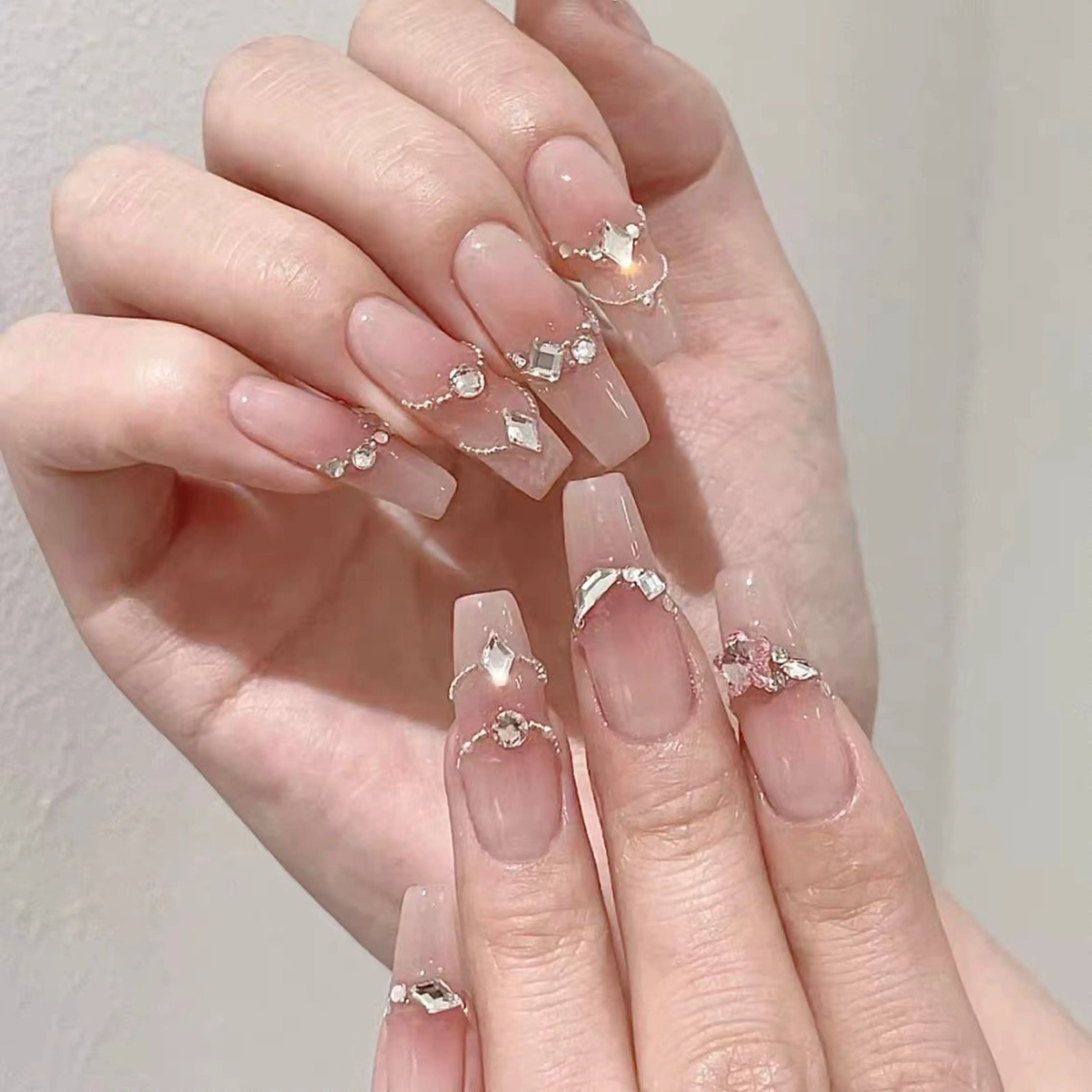 ネイル 菲菲ネイルサロン所属・FF フィフィネイルサロンのネイルデザイン