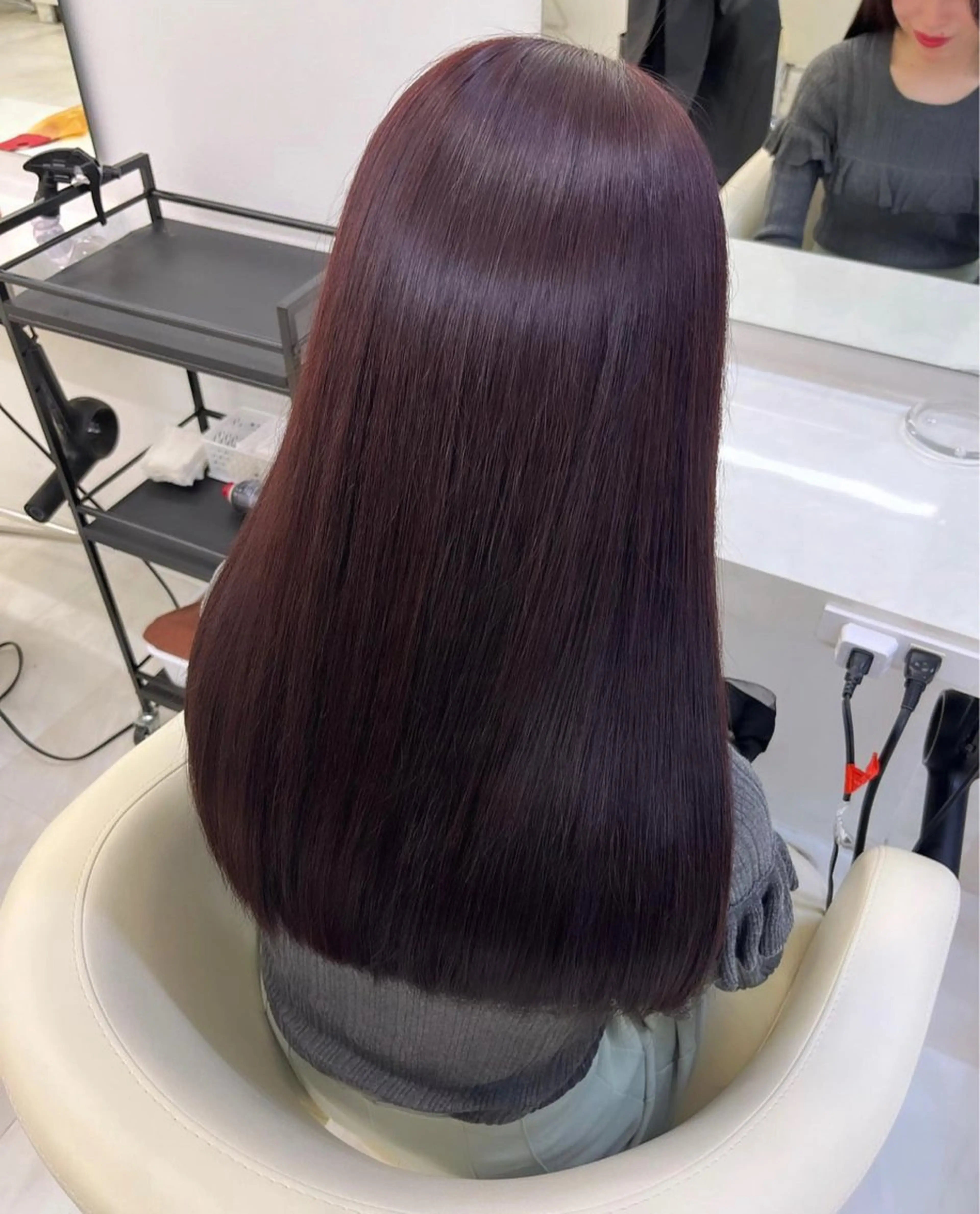 ロング カラー ボルドーカラー momo /ニュアンスレイヤーのヘアスタイル