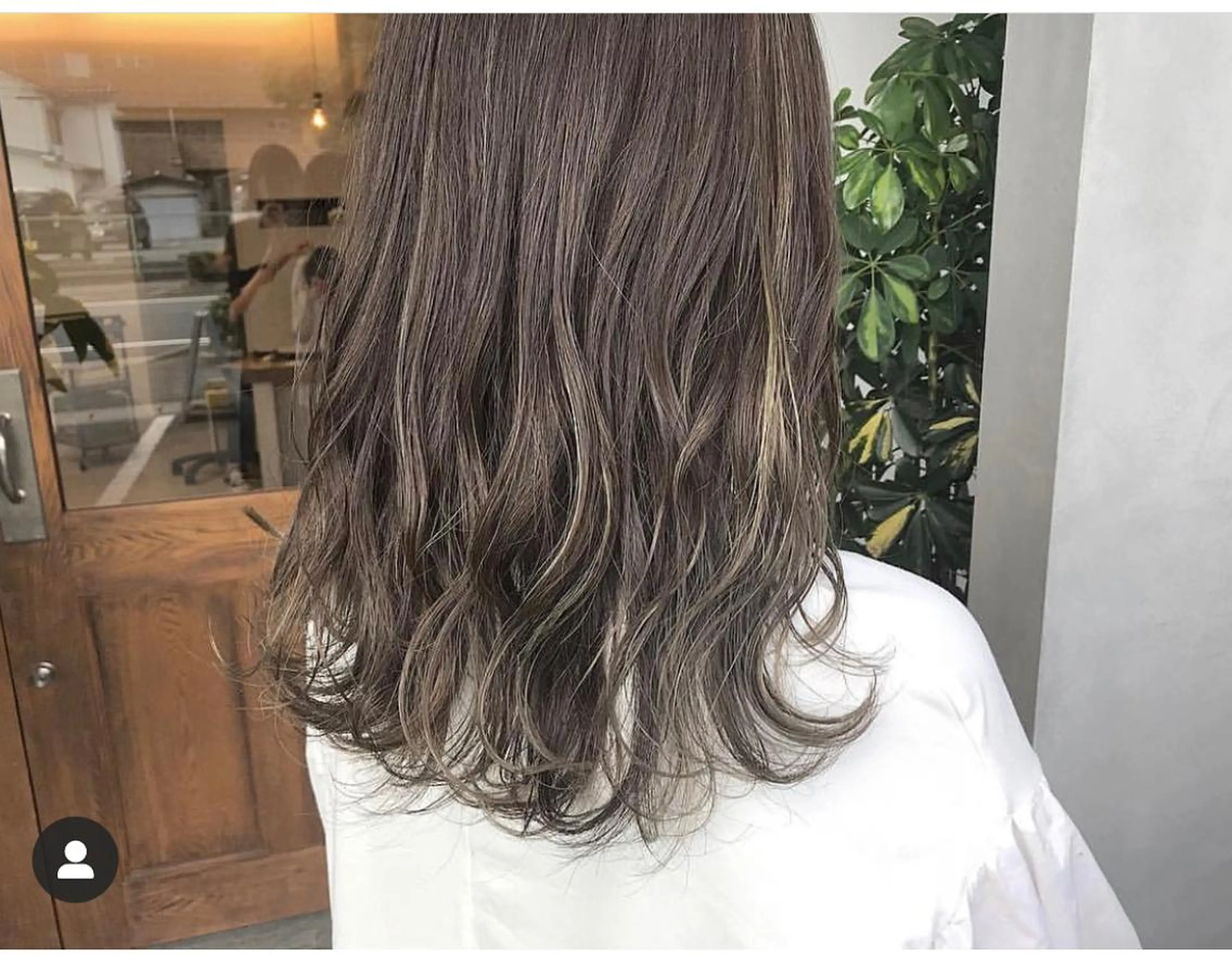 セミロング カラー ハイライトカラー ハイライト ヘアカラー 船津 佳奈美のヘアスタイル