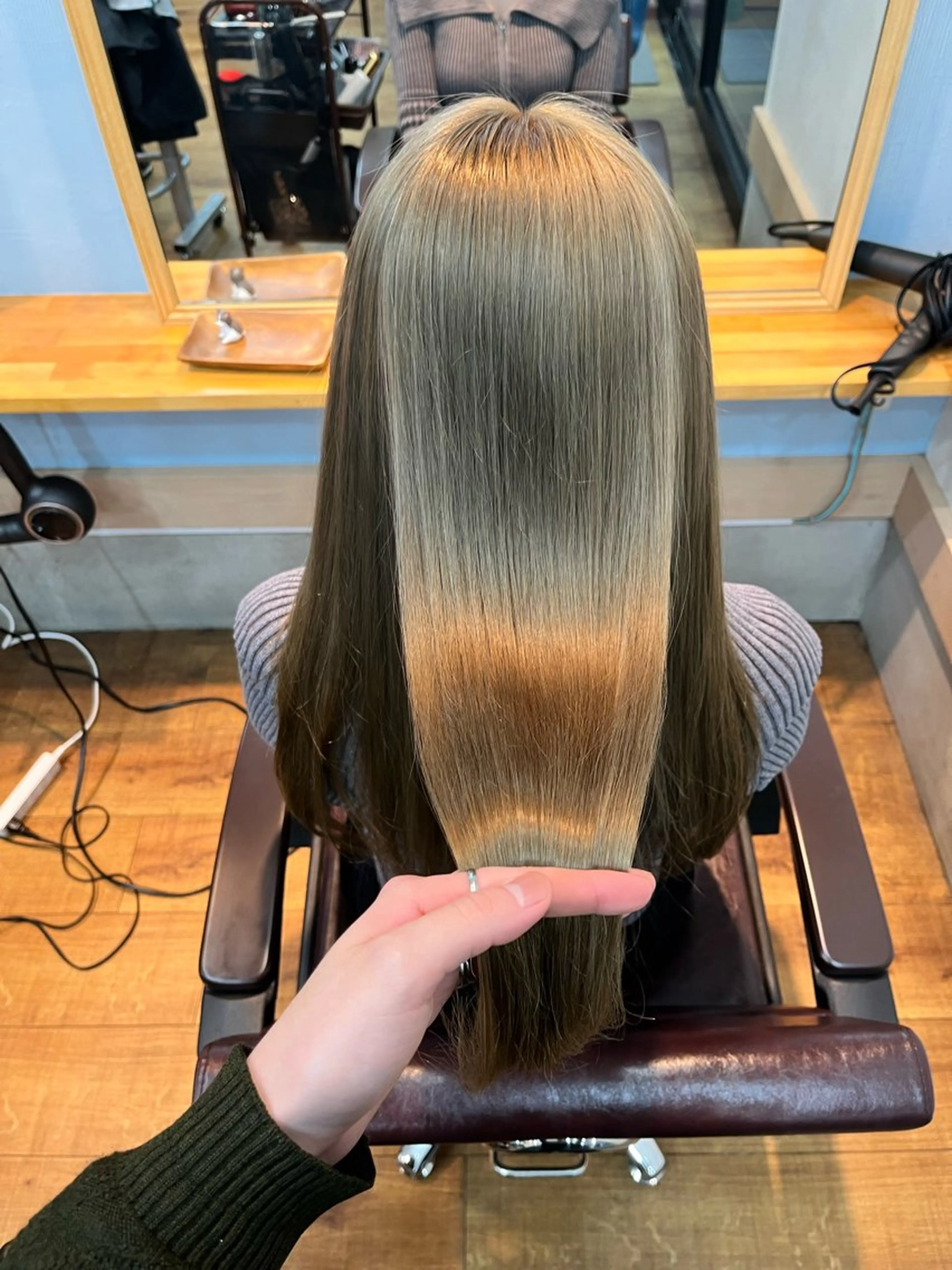 ロング カラー ダブルカラー インナーカラー 髪質改善 ヘアカラー トリートメント 🫧艶髪デザイナー 🫧白石航汰のヘアスタイル