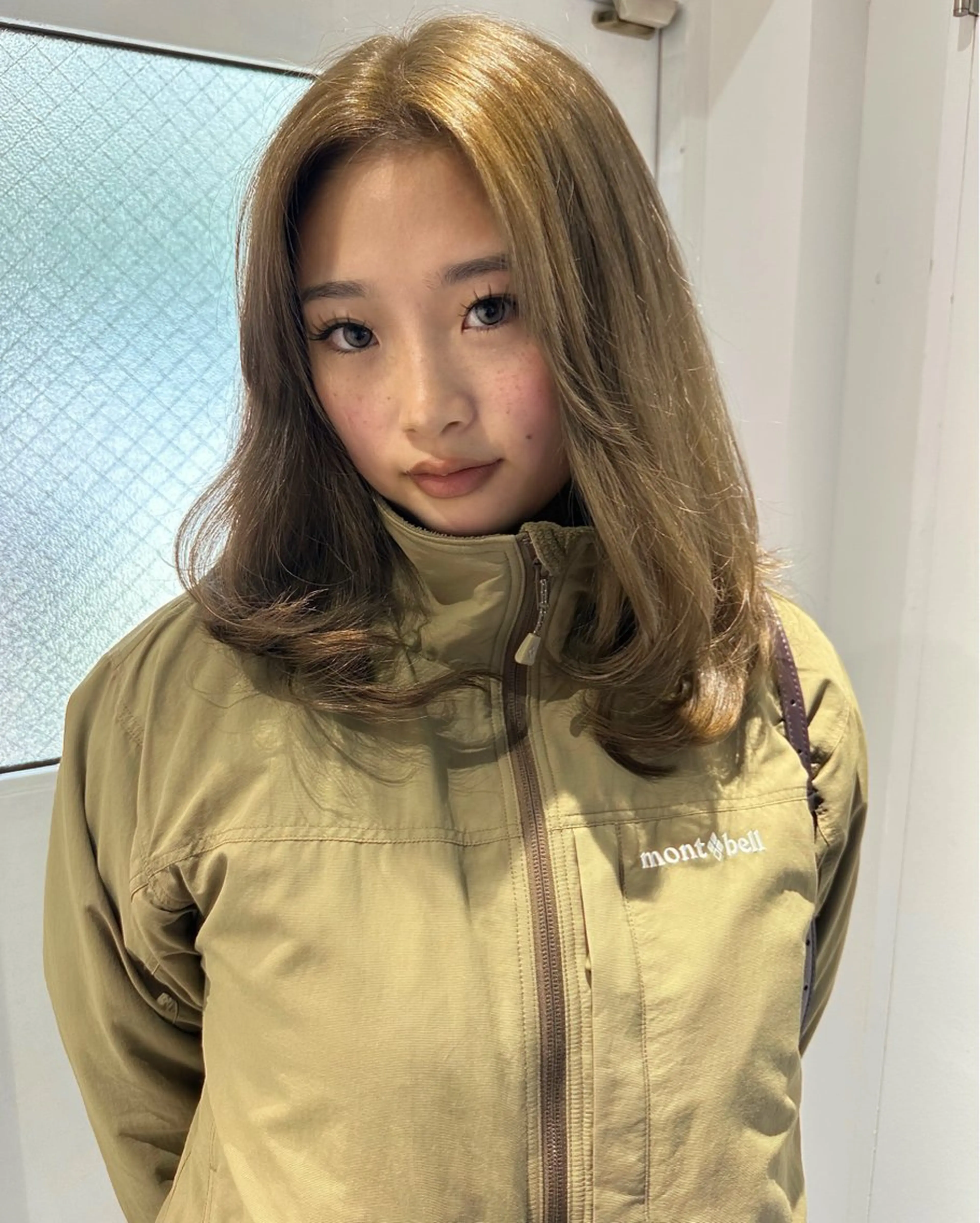 ミディアム カラー カット ヘアカラー トリートメント 海外風 レイヤー 💠MIKUのヘアスタイル