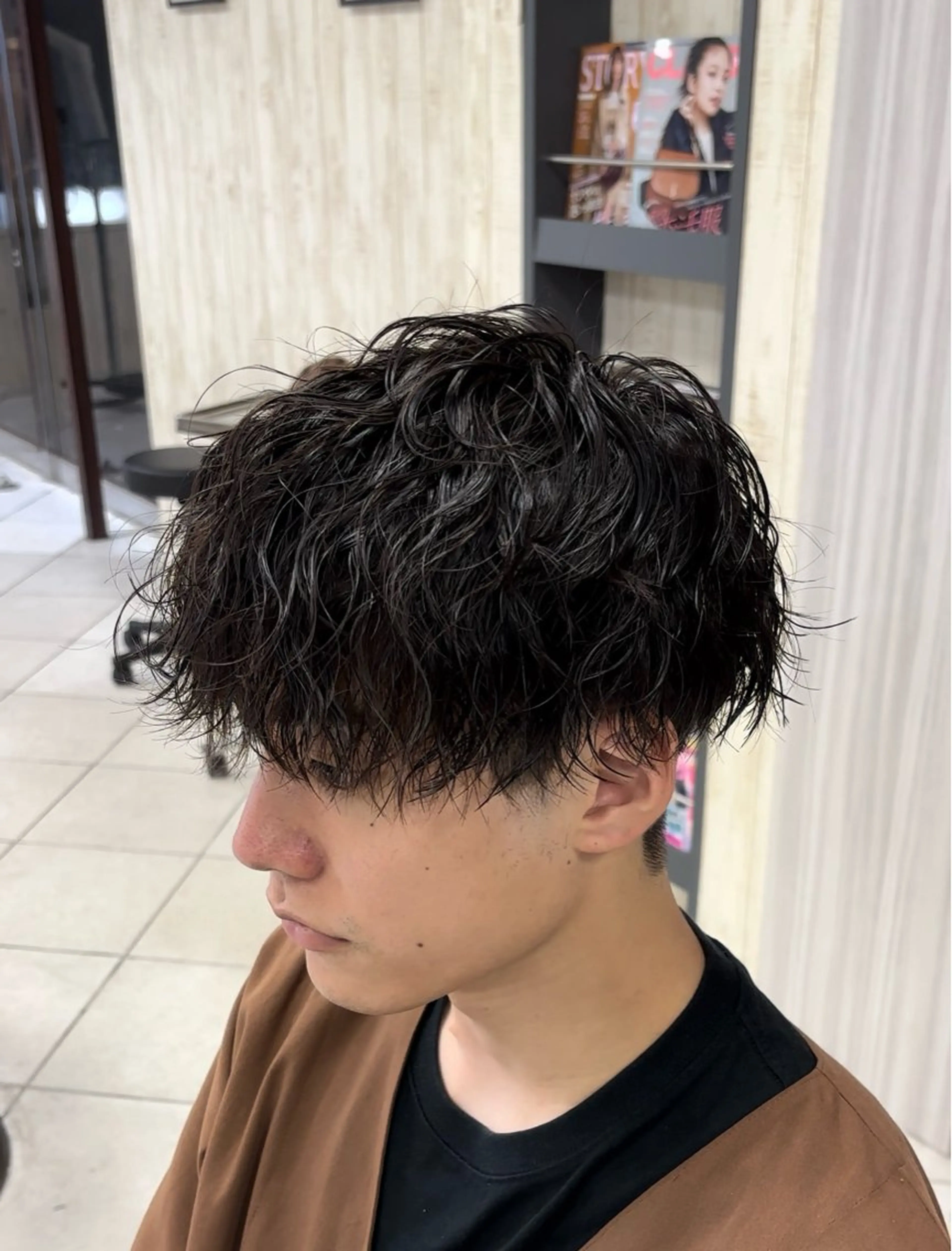 ショート パーマ メンズ メンズパーマ 波巻きパーマ サロンド エフ真壁店所属・縮毛矯正特化美容師 酸性ストレート細谷のヘアスタイル