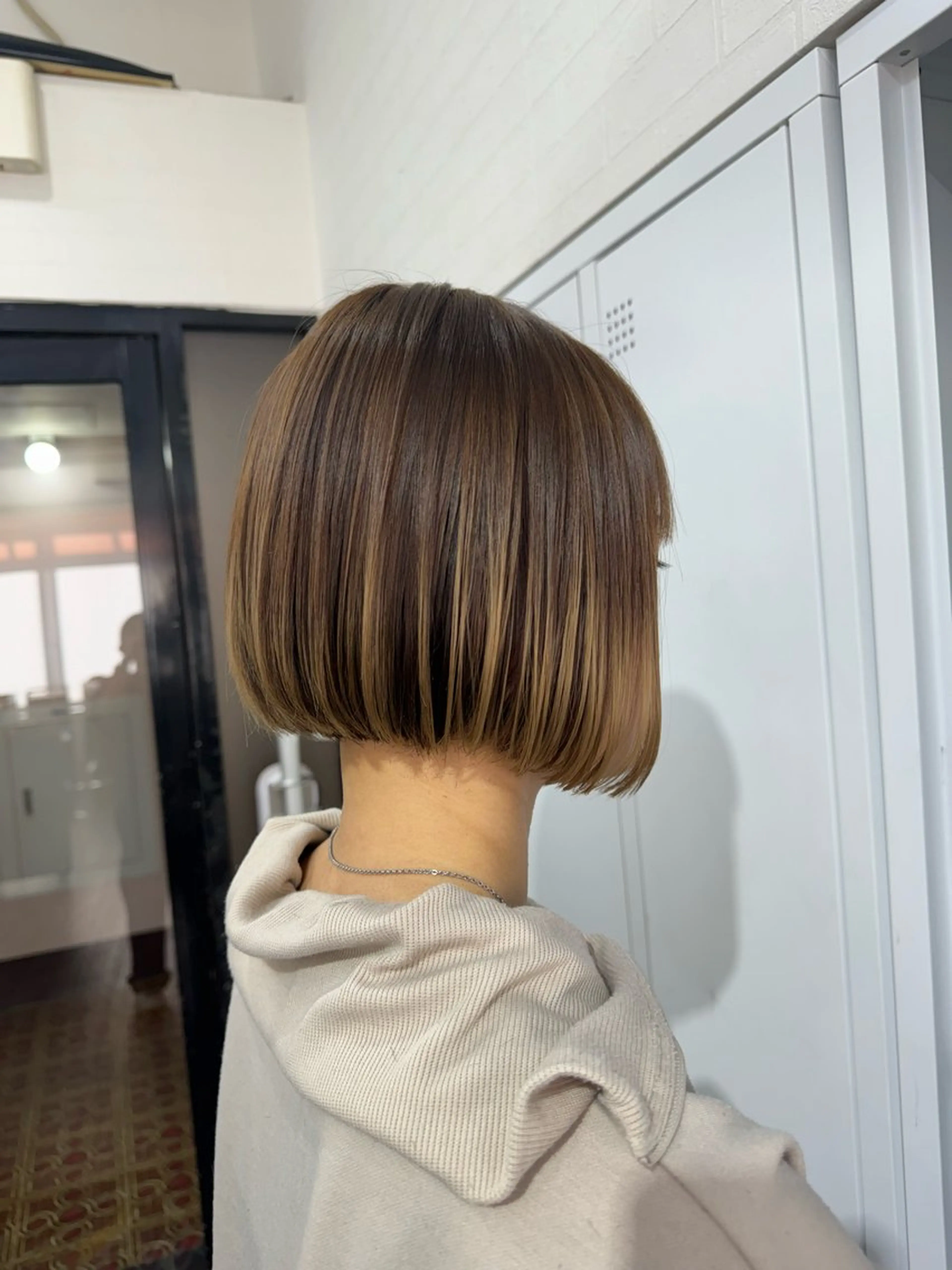 ショート 田子🦋ハイトーン 🫐耳つぼジュエリーのヘアスタイル