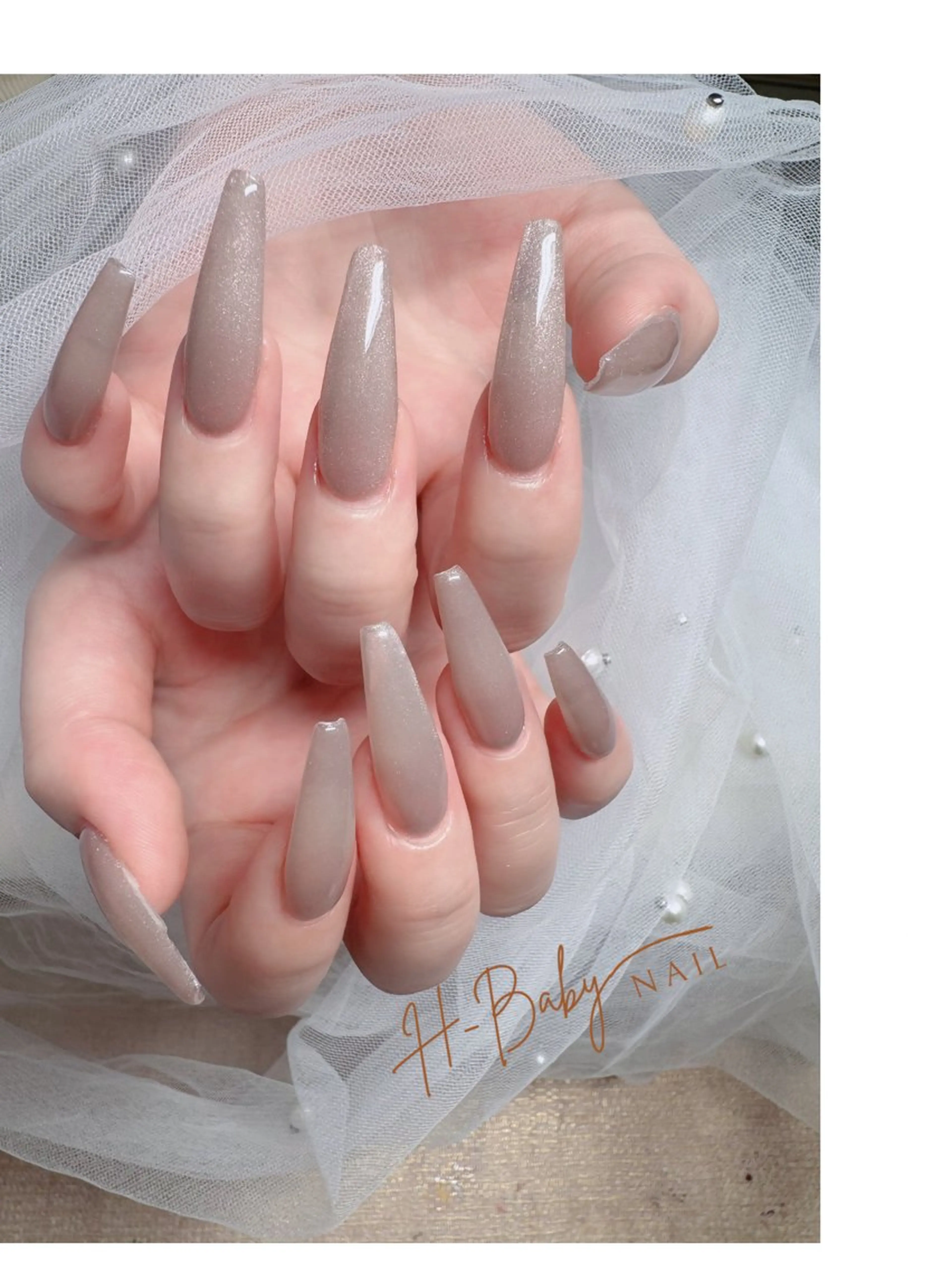 ネイル オーロラネイル フレンチネイル ジェルネイル ハロウィン キラキラネイル ハンドネイル H.baby Nail Salonのネイルデザイン