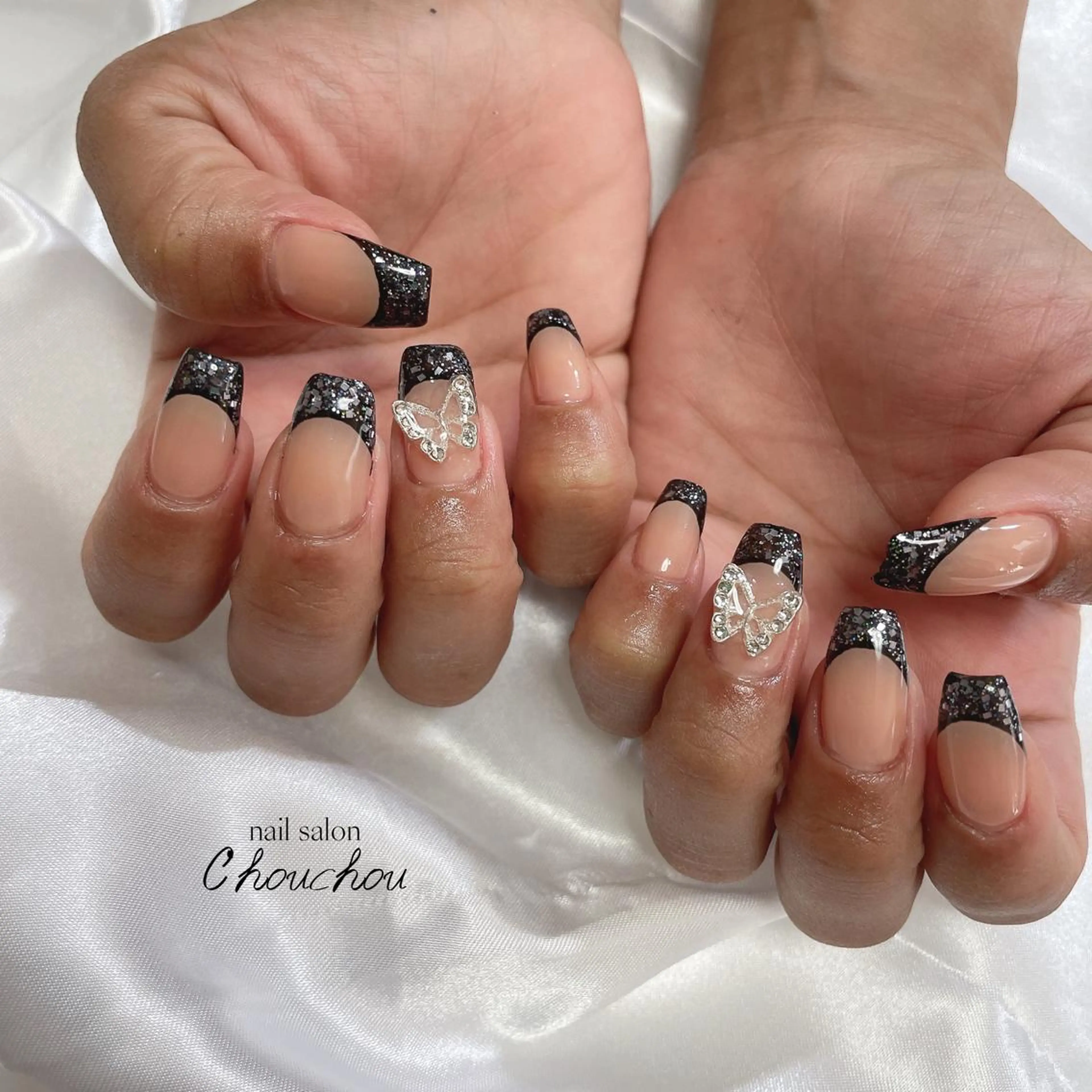 ネイル 長さ出し フレンチネイル キラキラネイル C'hou chouのネイルデザイン
