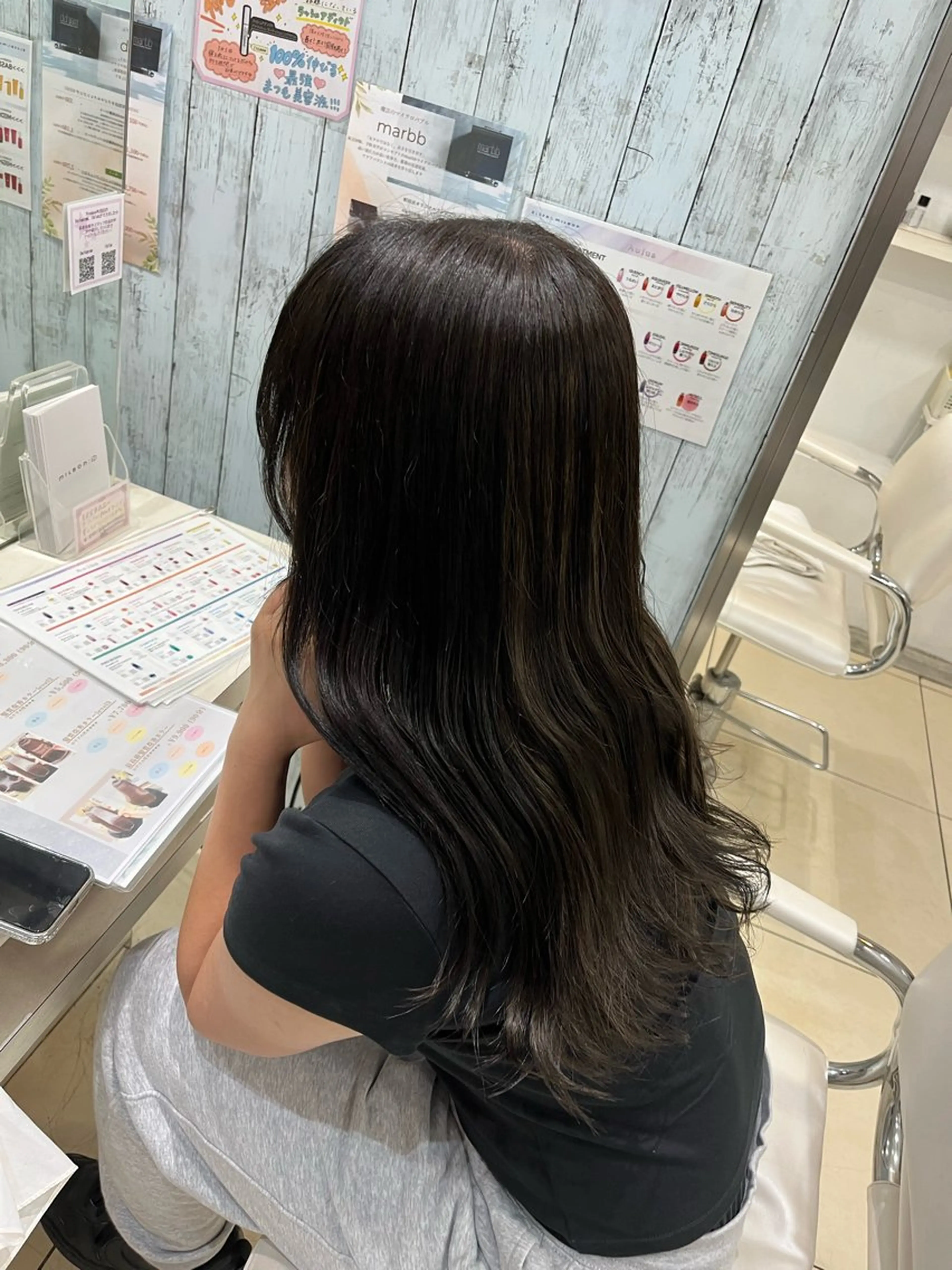 セミロング ヘアカラー トリートメント 【髪質改善カラー】 あむ·. ⟡ 🖤のヘアスタイル