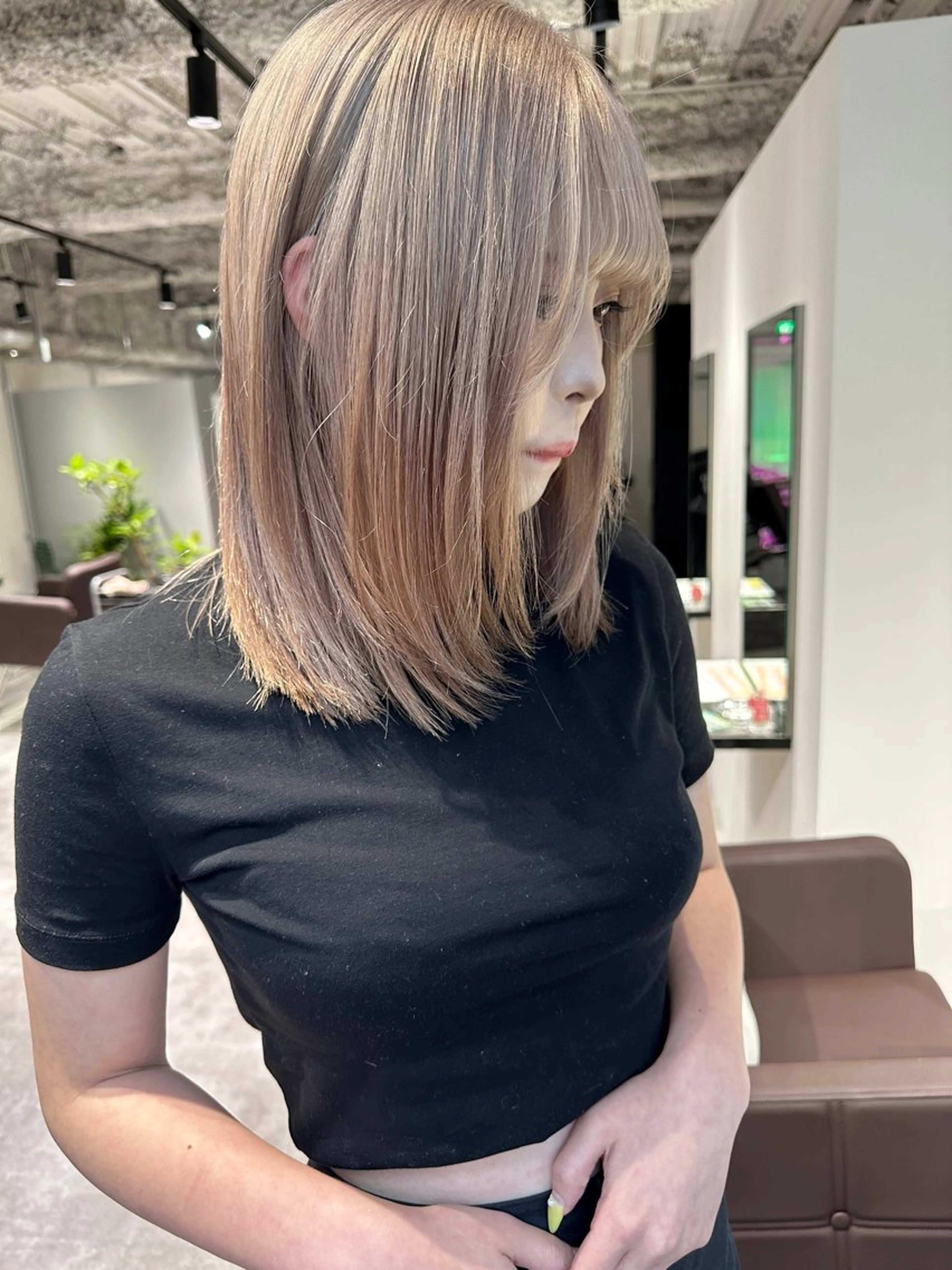 セミロング カラー ヘアアレンジ ブリーチ ケアブリーチ ダブルカラー イヤリングカラー ハイトーンカラー カット ヘアカラー トリートメント 心斎橋ダブルカラー ボブ/レイヤーのヘアスタイル