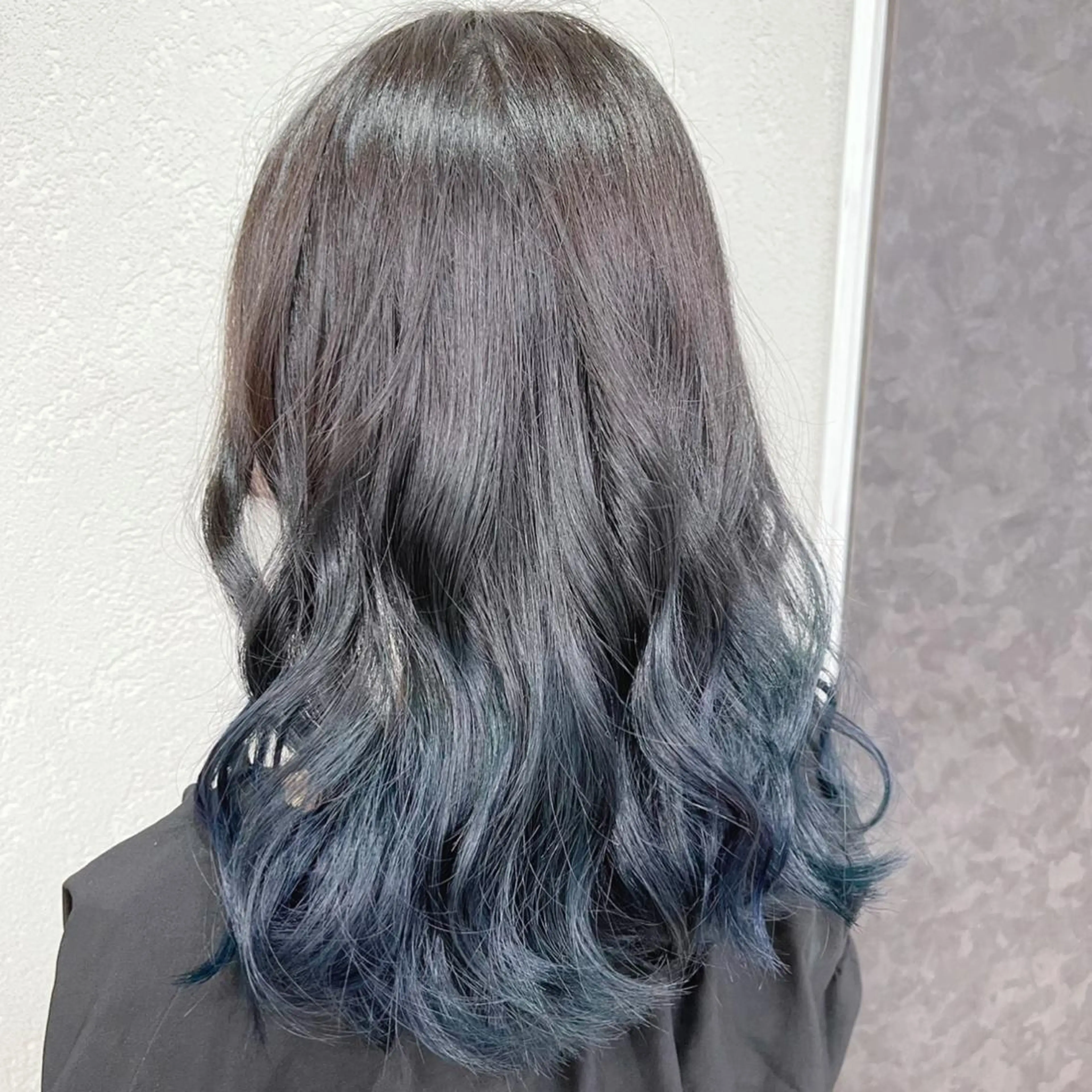 ロング カラー ブルーカラー グラデーションカラー カット ヘアカラー 🐋槙川 郁弥🐋のヘアスタイル